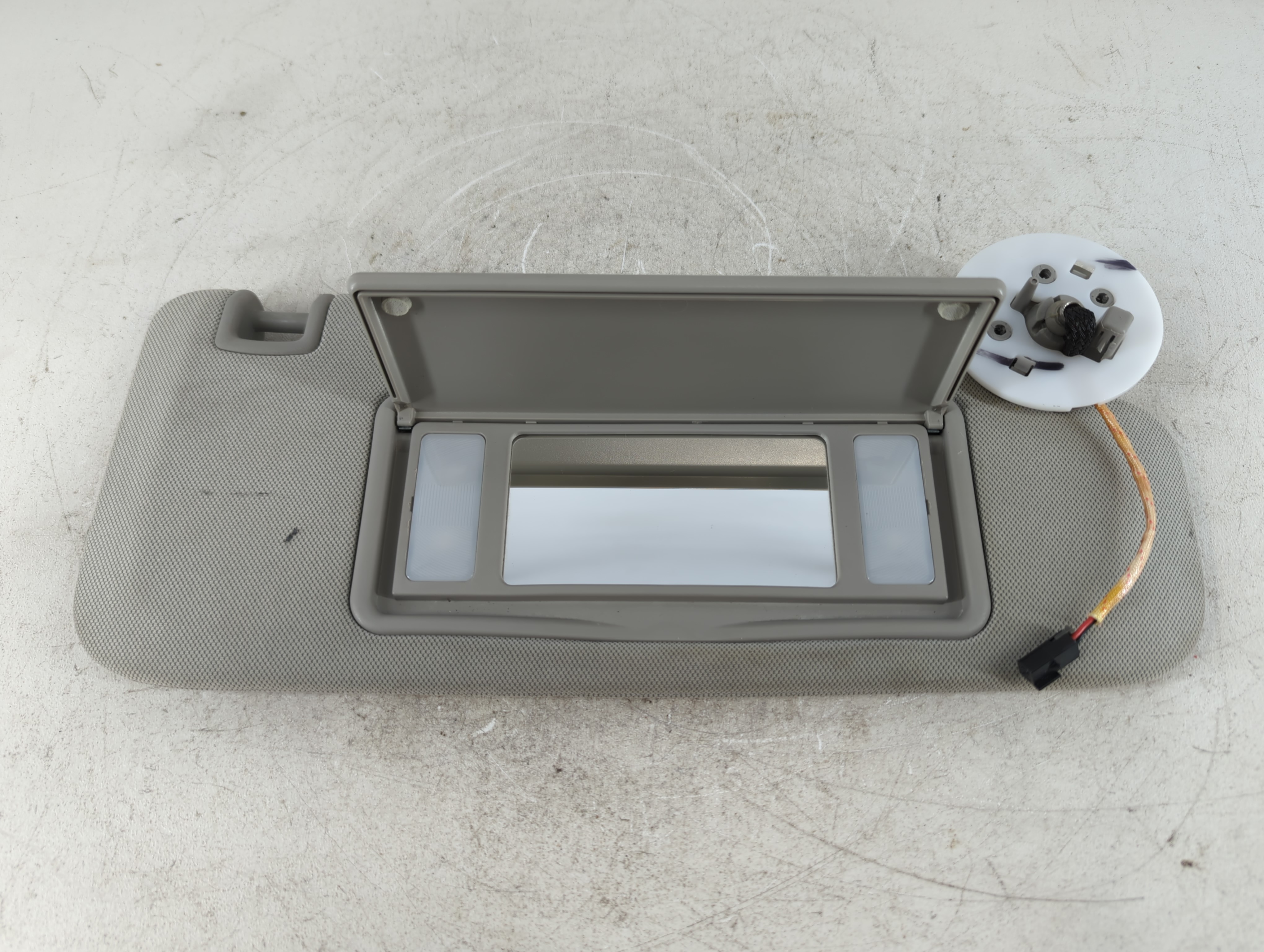 2013-2016 Chevrolet Malibu Passenger Sun Visor Mirror Right Sunvisor Grey 776123 - Oemusedautoparts1.com