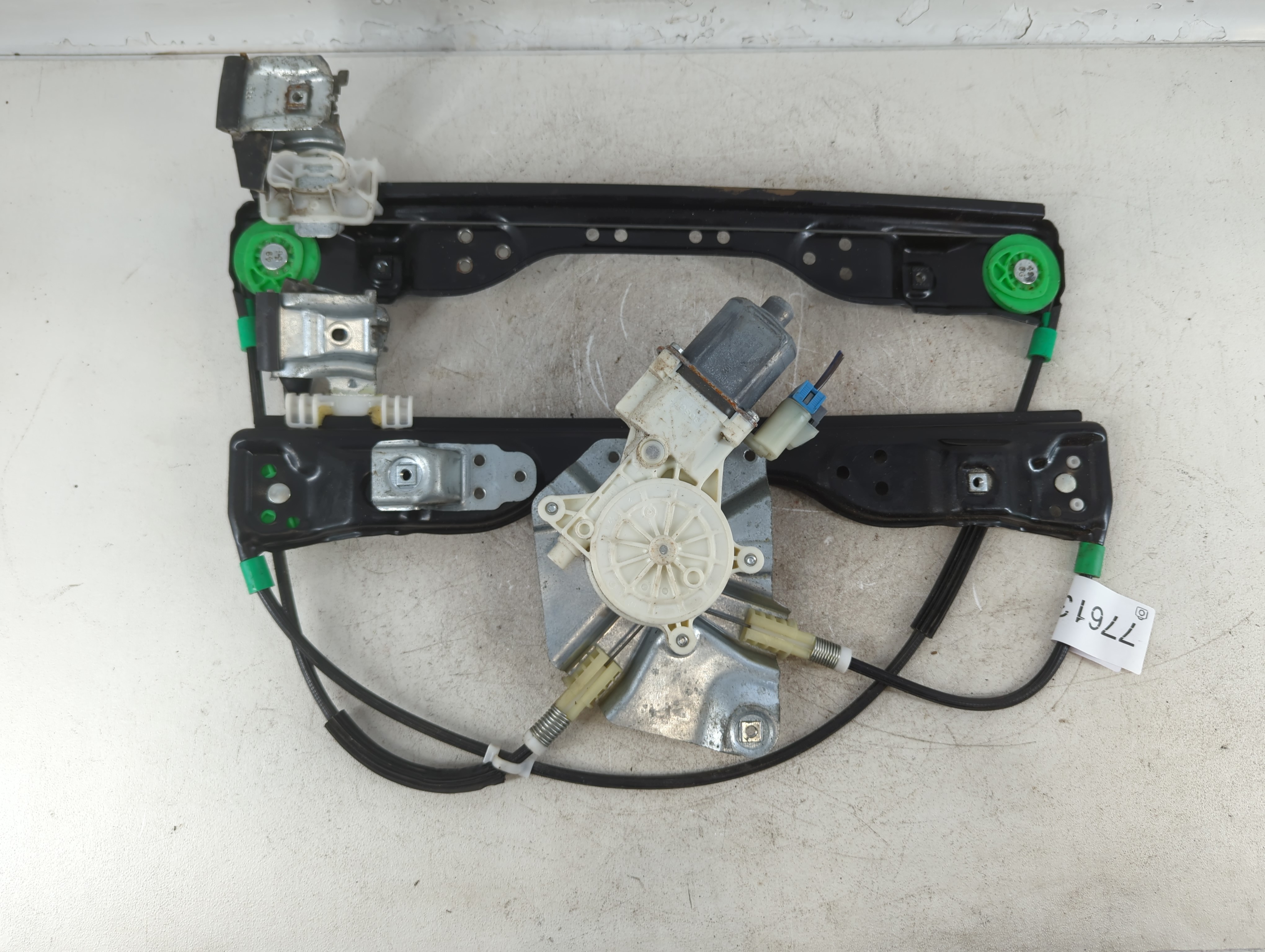 2006 Hummer H3 Window Regulator Passenger Front 776136 - Oemusedautoparts1.com