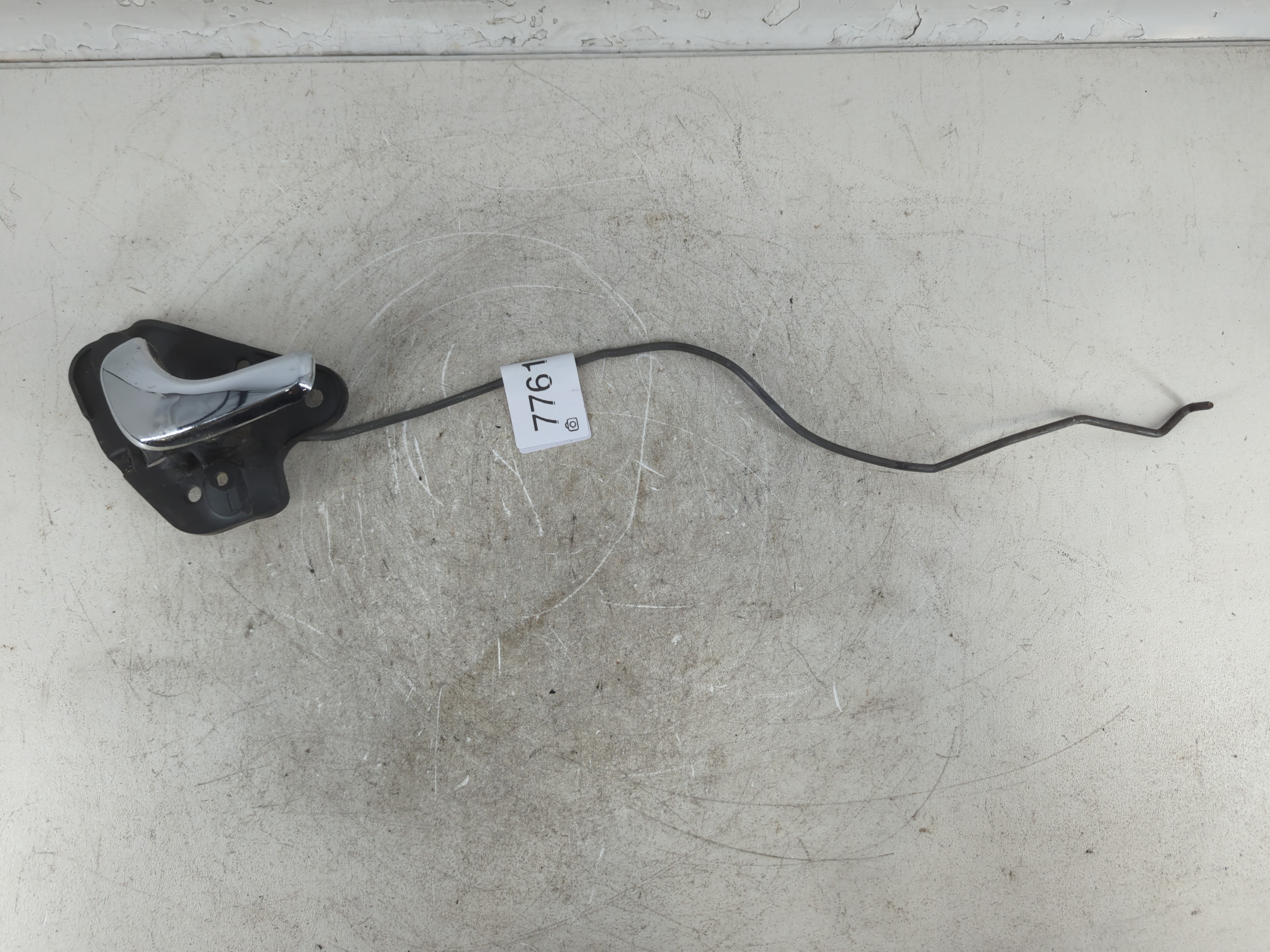 2007 Dodge Caravan Drivers Side Inside Front Door Handle Oem 776148 - Oemusedautoparts1.com