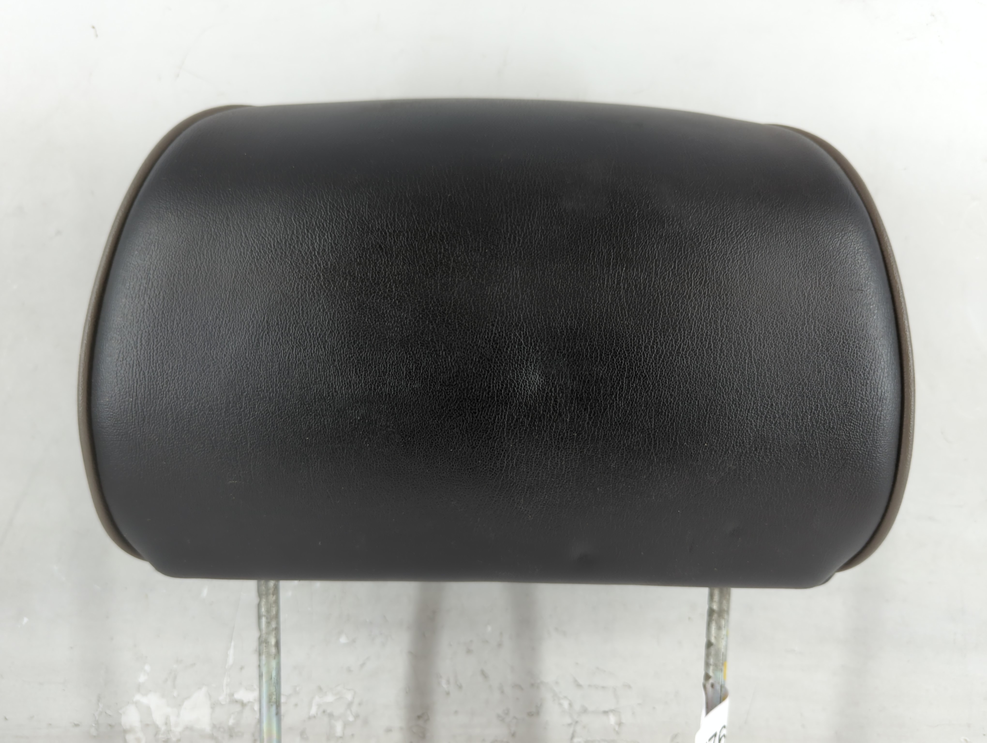 2006 Hummer H3 Headrest Head Rest Front Driver Passenger Seat Black 776156 - Oemusedautoparts1.com
