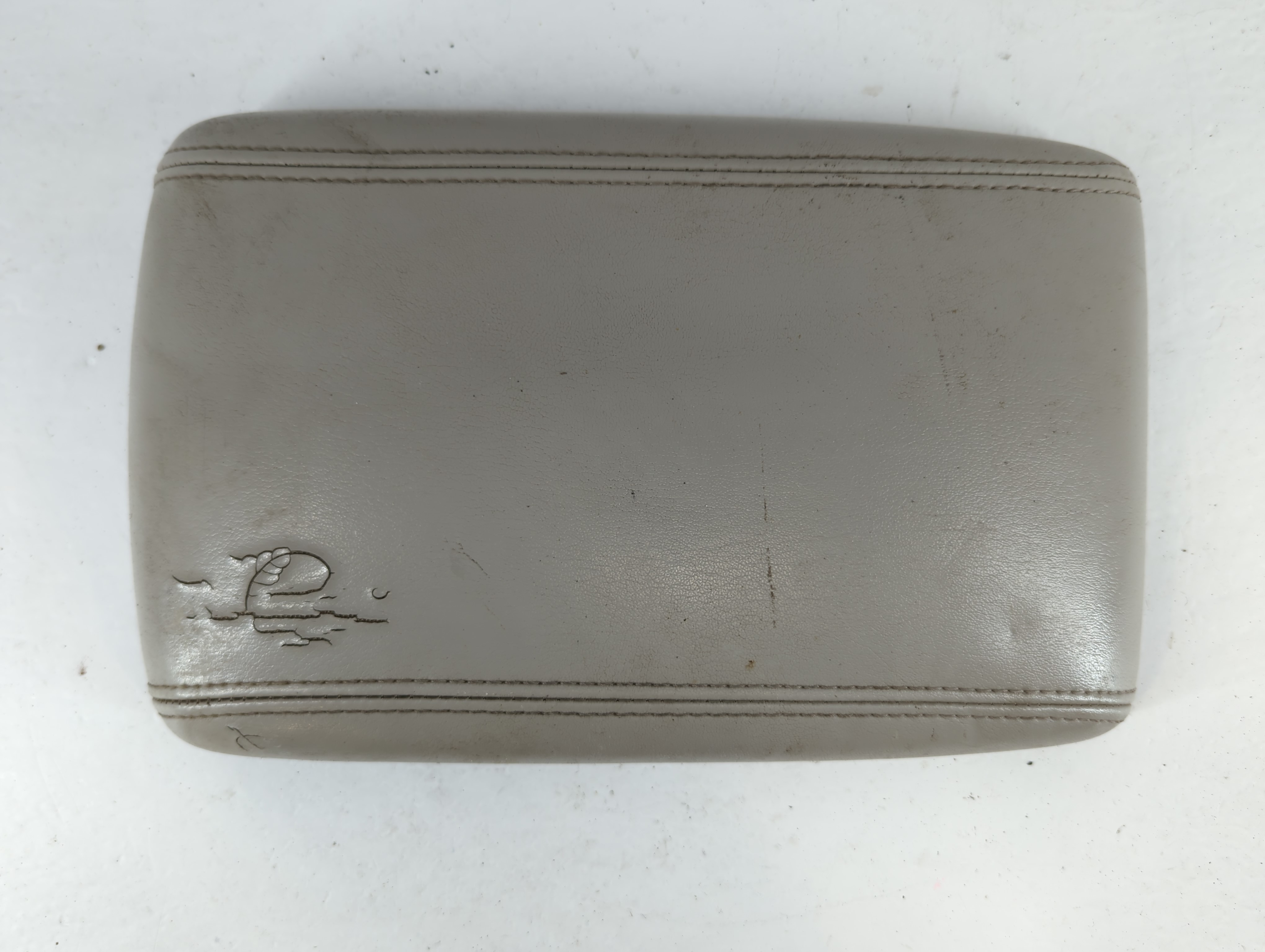 2007 Buick Lucerne Center Console Armrest Cover Lid Grey 776162 - Oemusedautoparts1.com