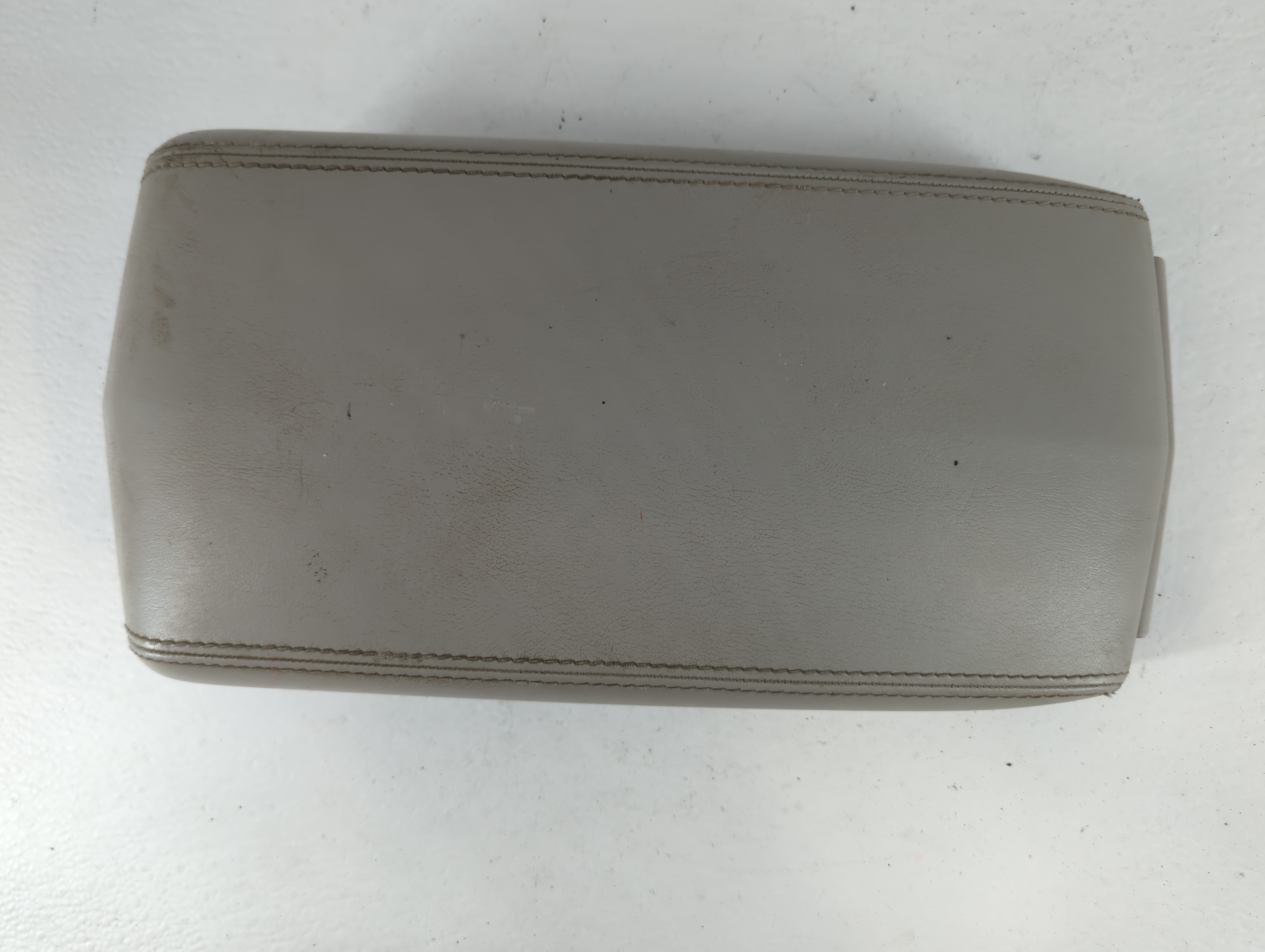 2012 Cadillac Cts Center Console Armrest Cover Lid Grey 776171 - Oemusedautoparts1.com