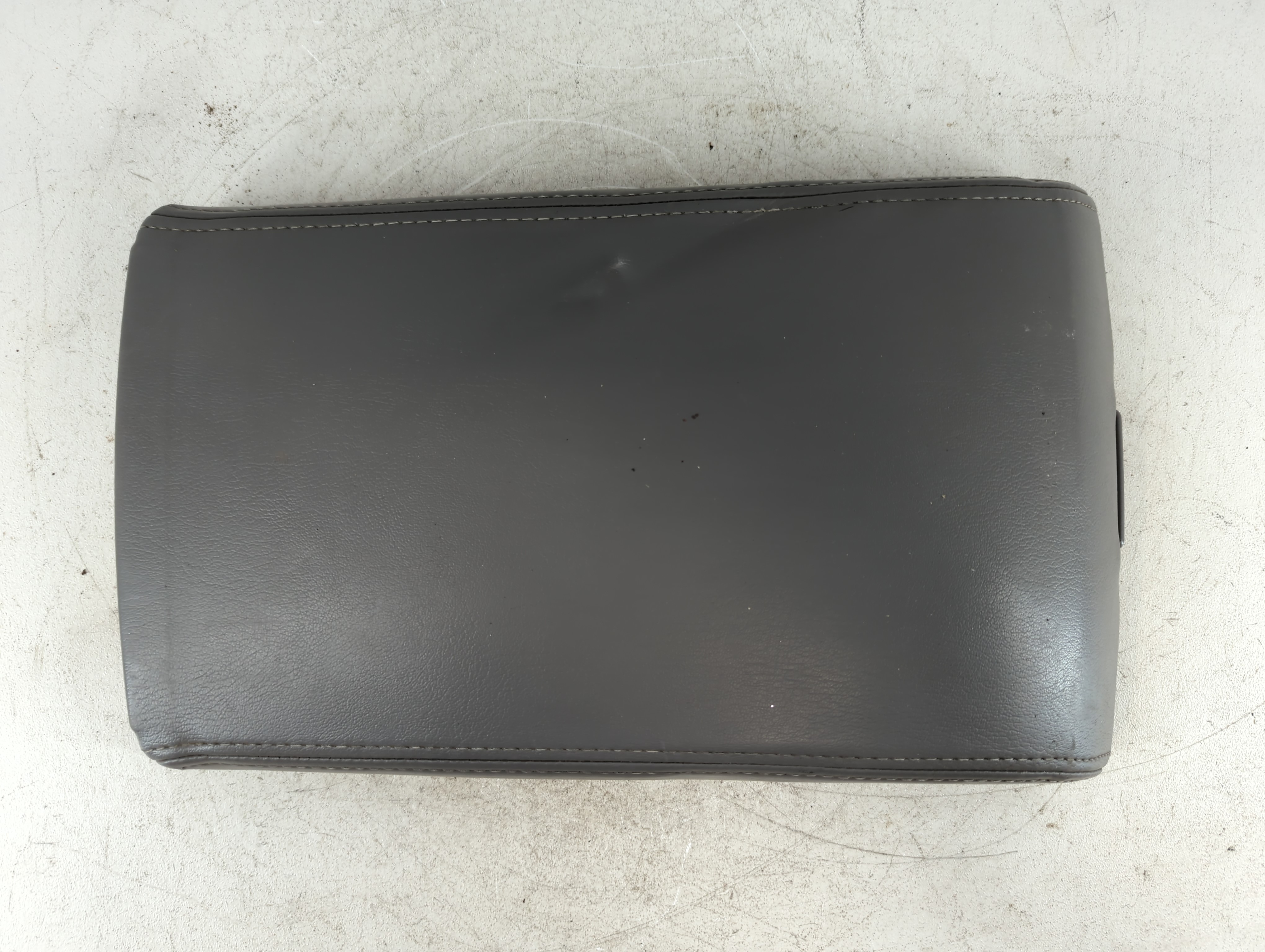 2003 Buick Rendezvous Center Console Armrest Cover Lid Grey 776267 - Oemusedautoparts1.com