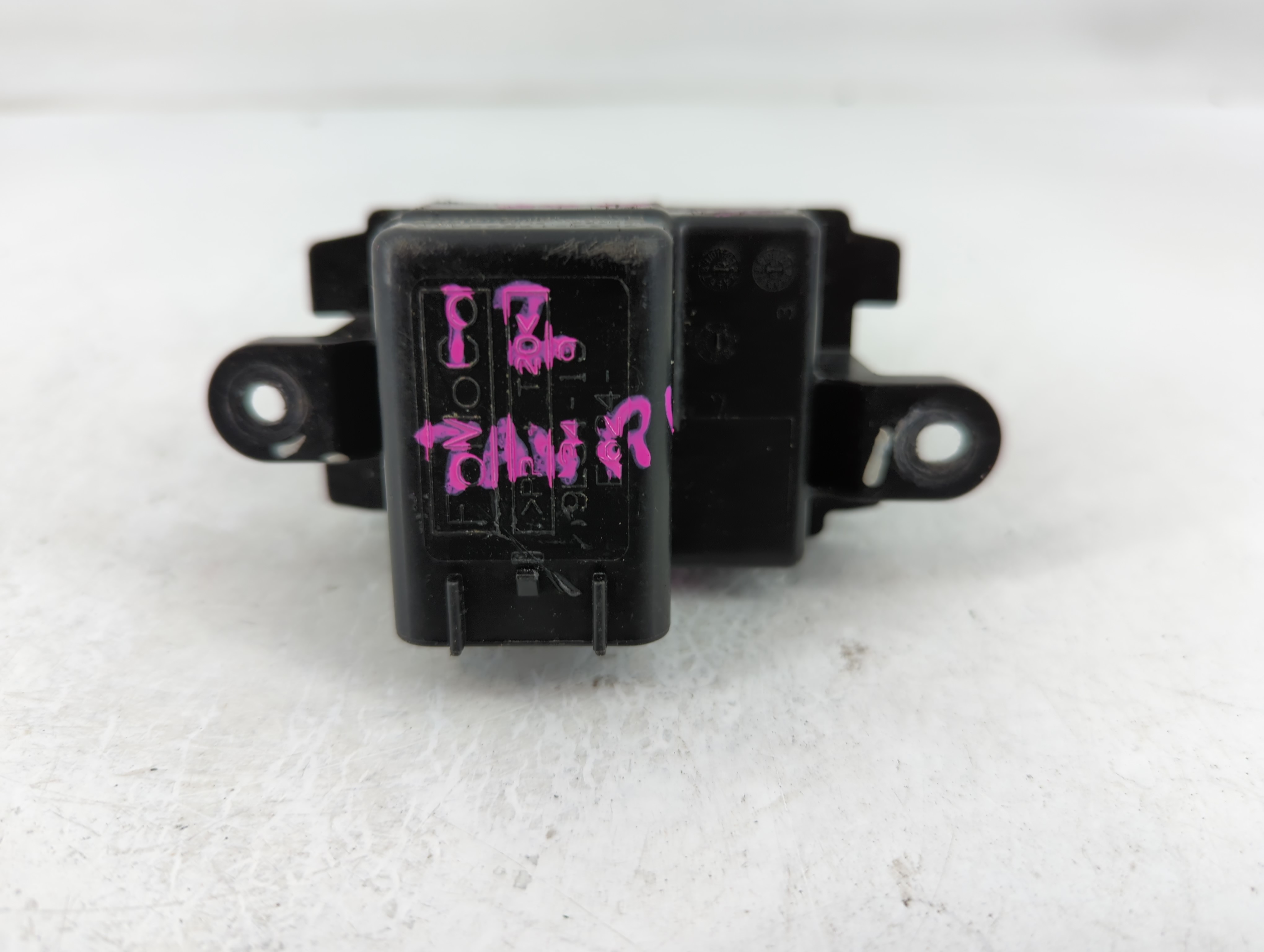 2007-2019 Ford Taurus Chassis Control Module Ccm Bcm Body Control 9l34-19 776378 - Oemusedautoparts1.com