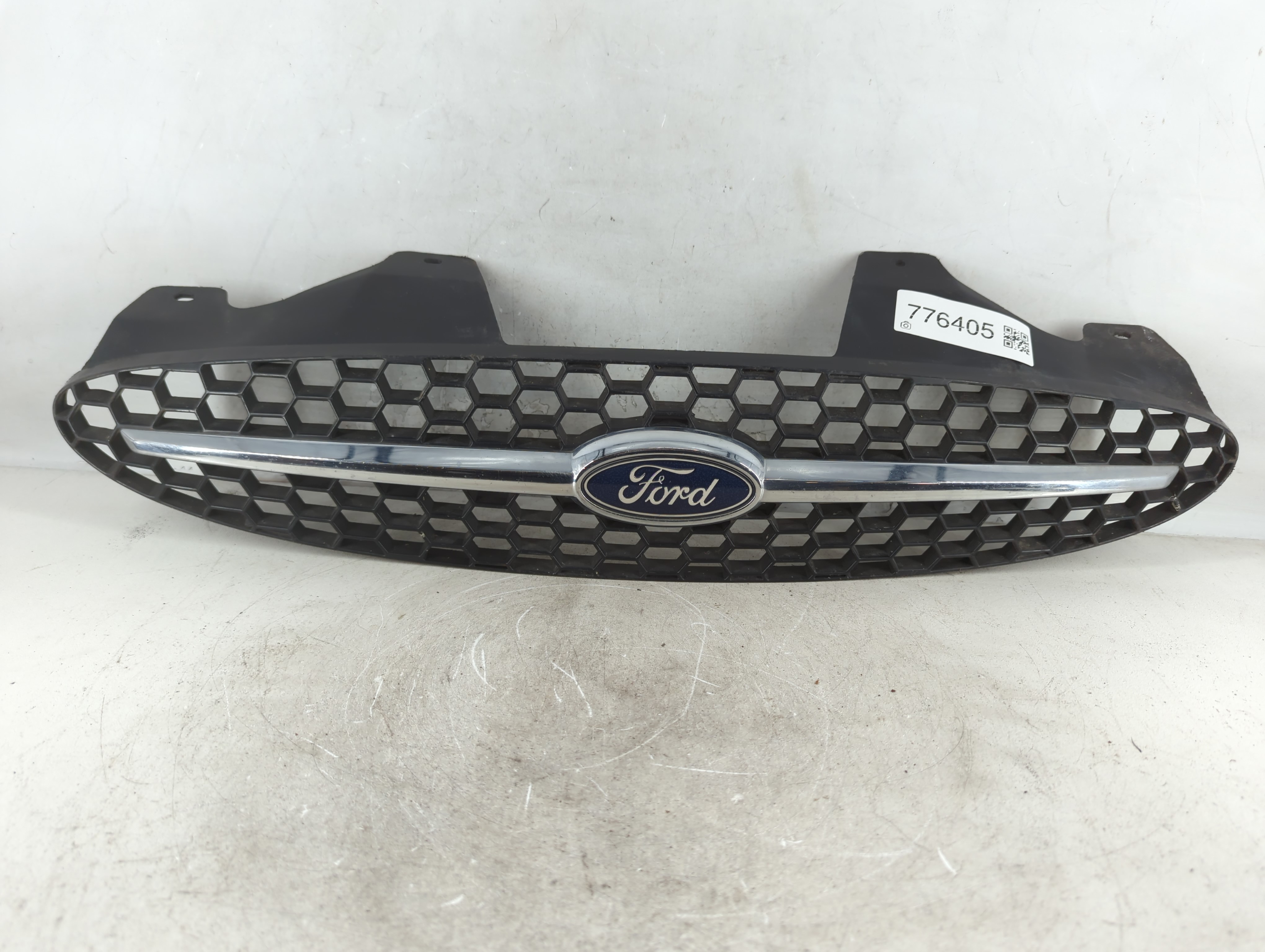 2000-2003 Ford Taurus Front Bumper Grille Cover 776405 - Oemusedautoparts1.com