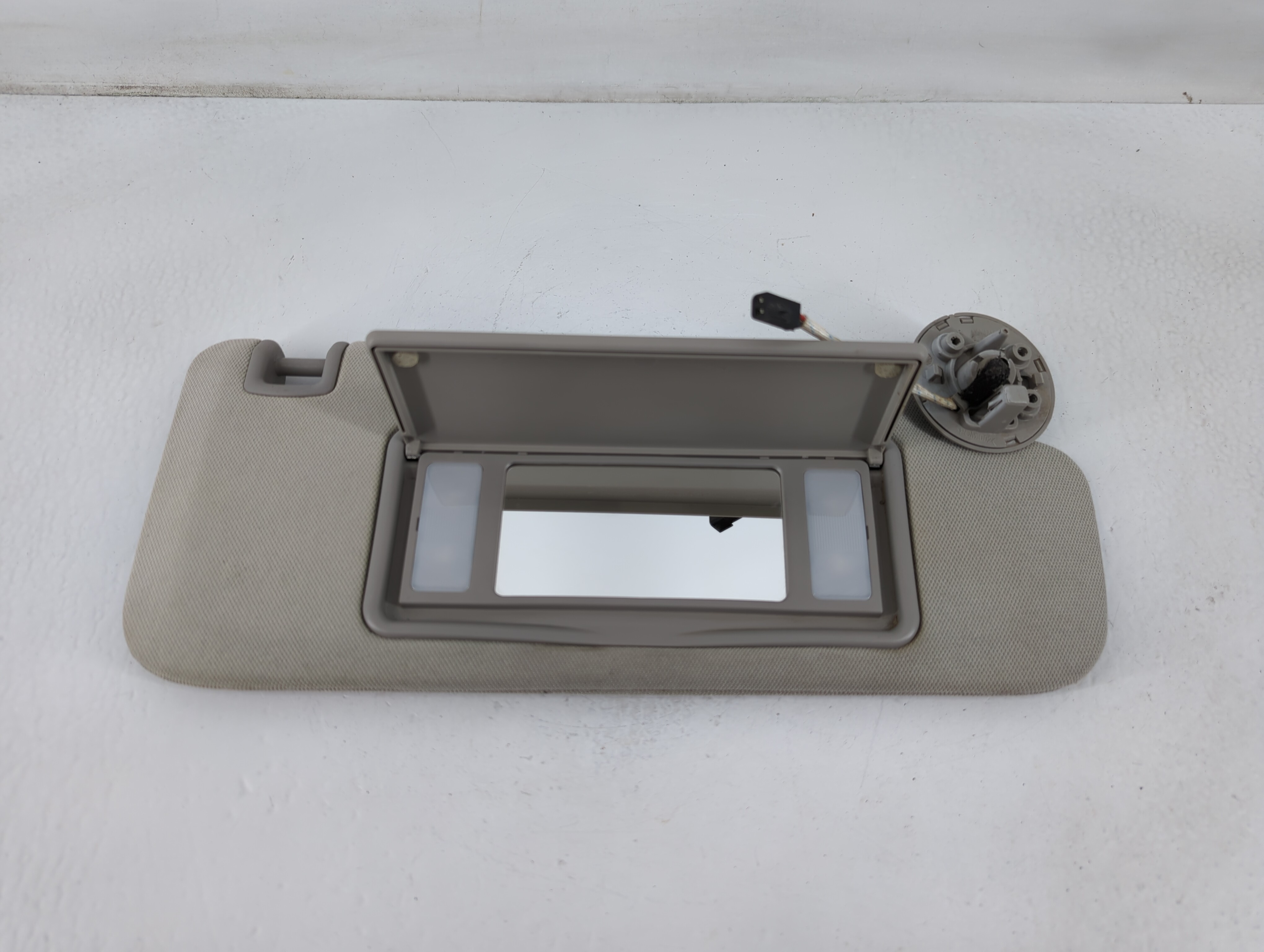 2013-2016 Chevrolet Malibu Passenger Sun Visor Mirror Right Sunvisor Grey 776427 - Oemusedautoparts1.com