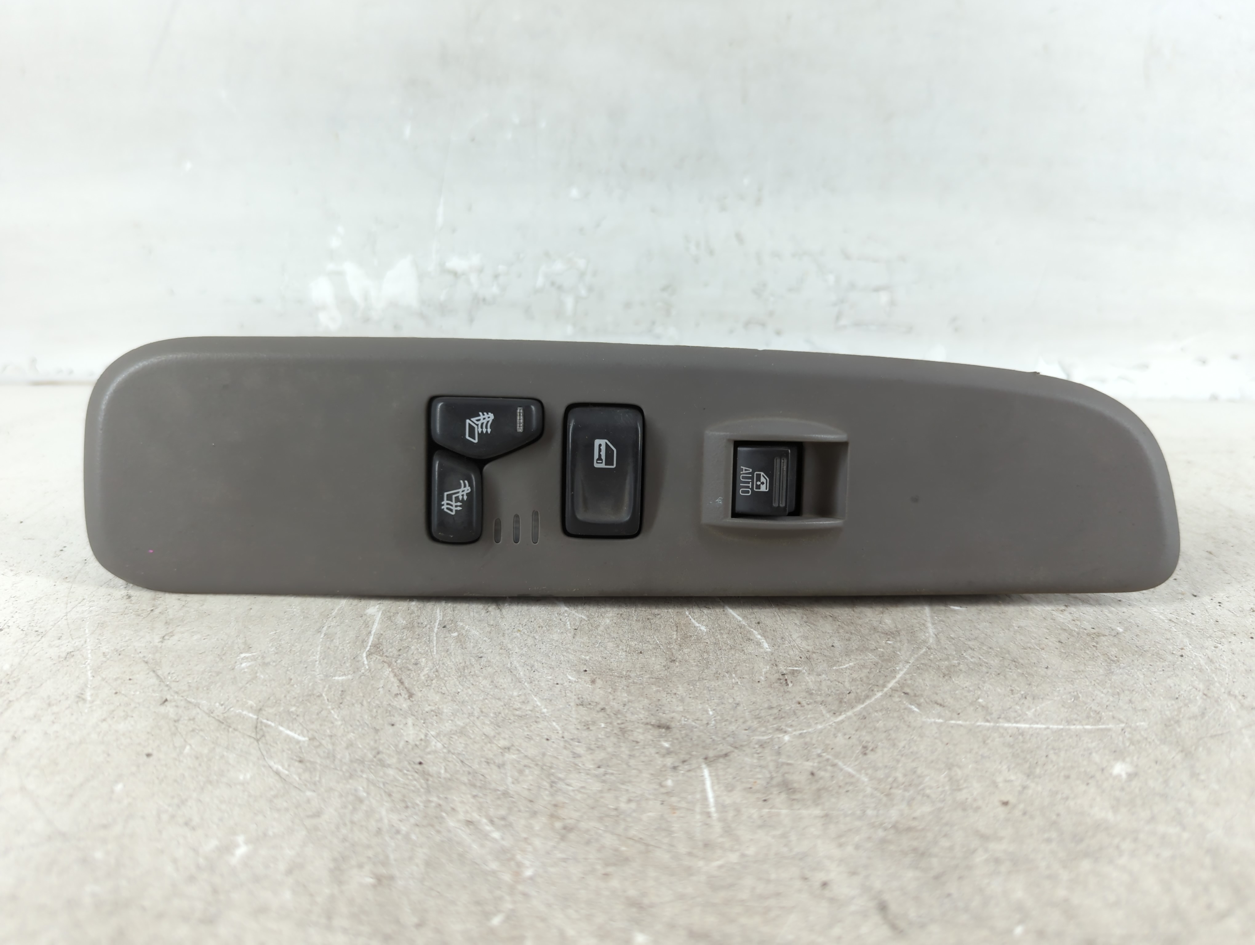 2006-2006 Gmc Envoy Xl Driver Left Door Master Power Window Switch 776453 - Oemusedautoparts1.com