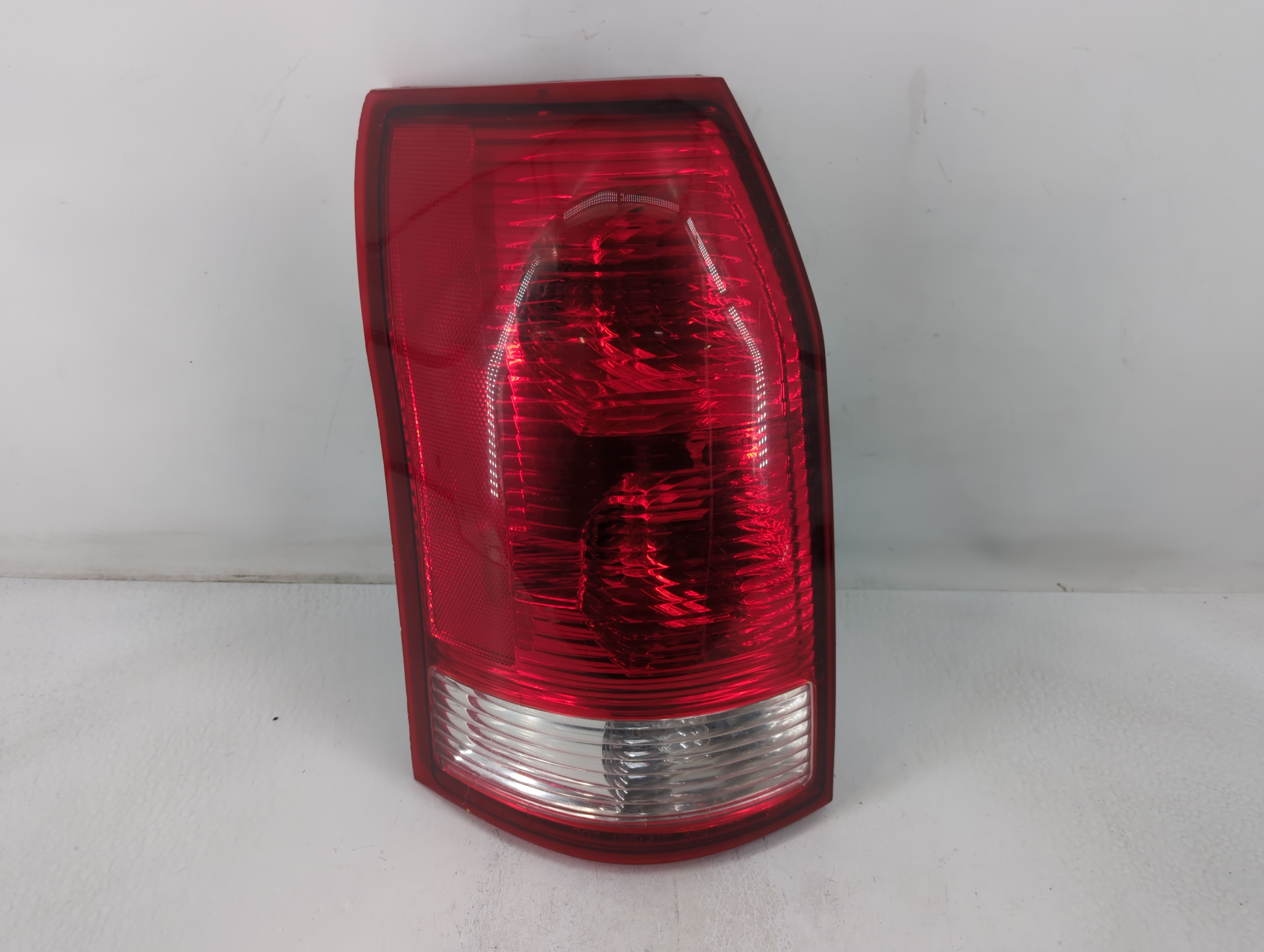 Picture of 2005-2010 Pontiac G6 Rear Center Lid Brake Light Tail Light 776496