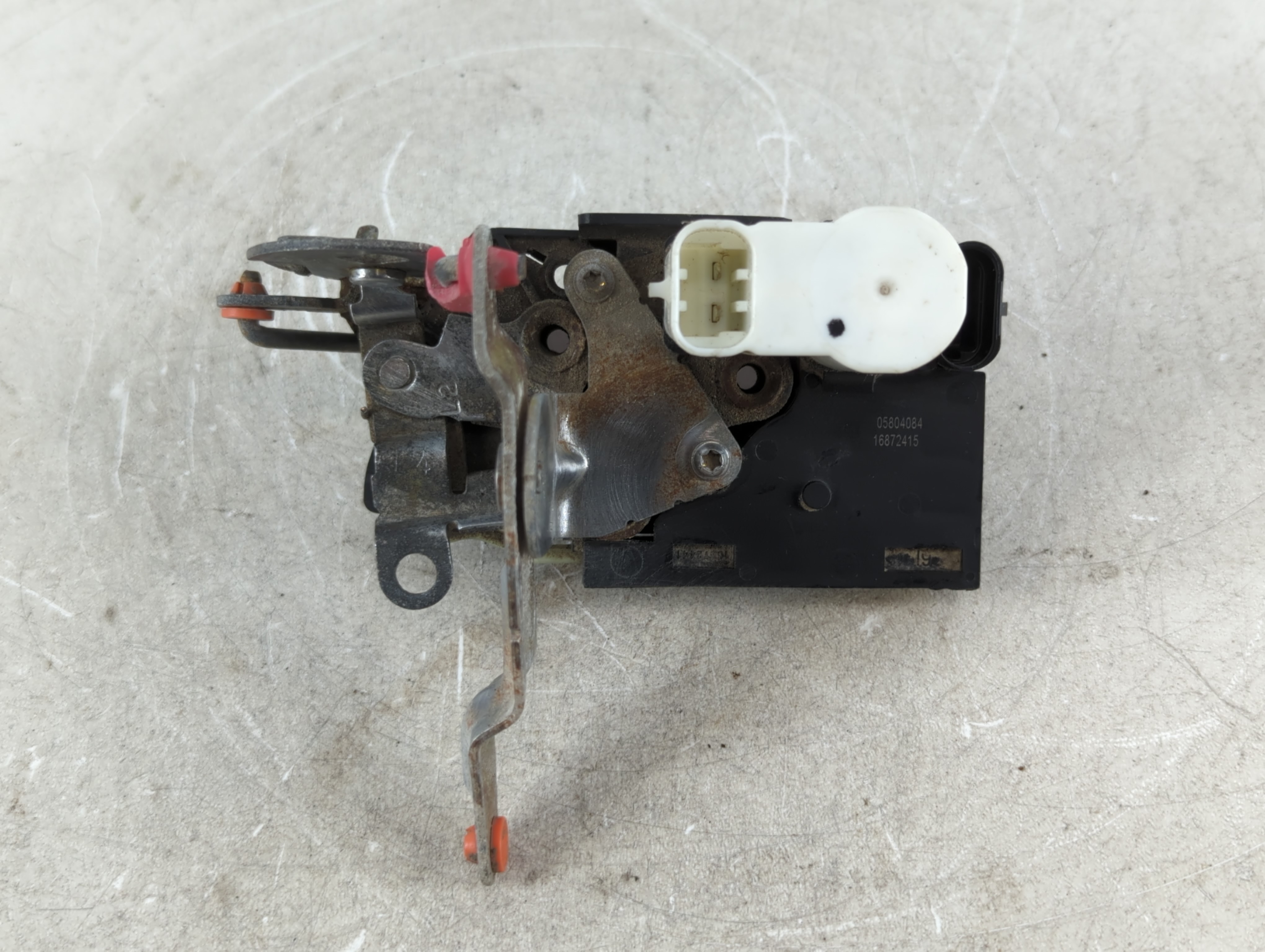 2004 Chevrolet Trailblazer Hood Latch Assembly Black 776532 - Oemusedautoparts1.com