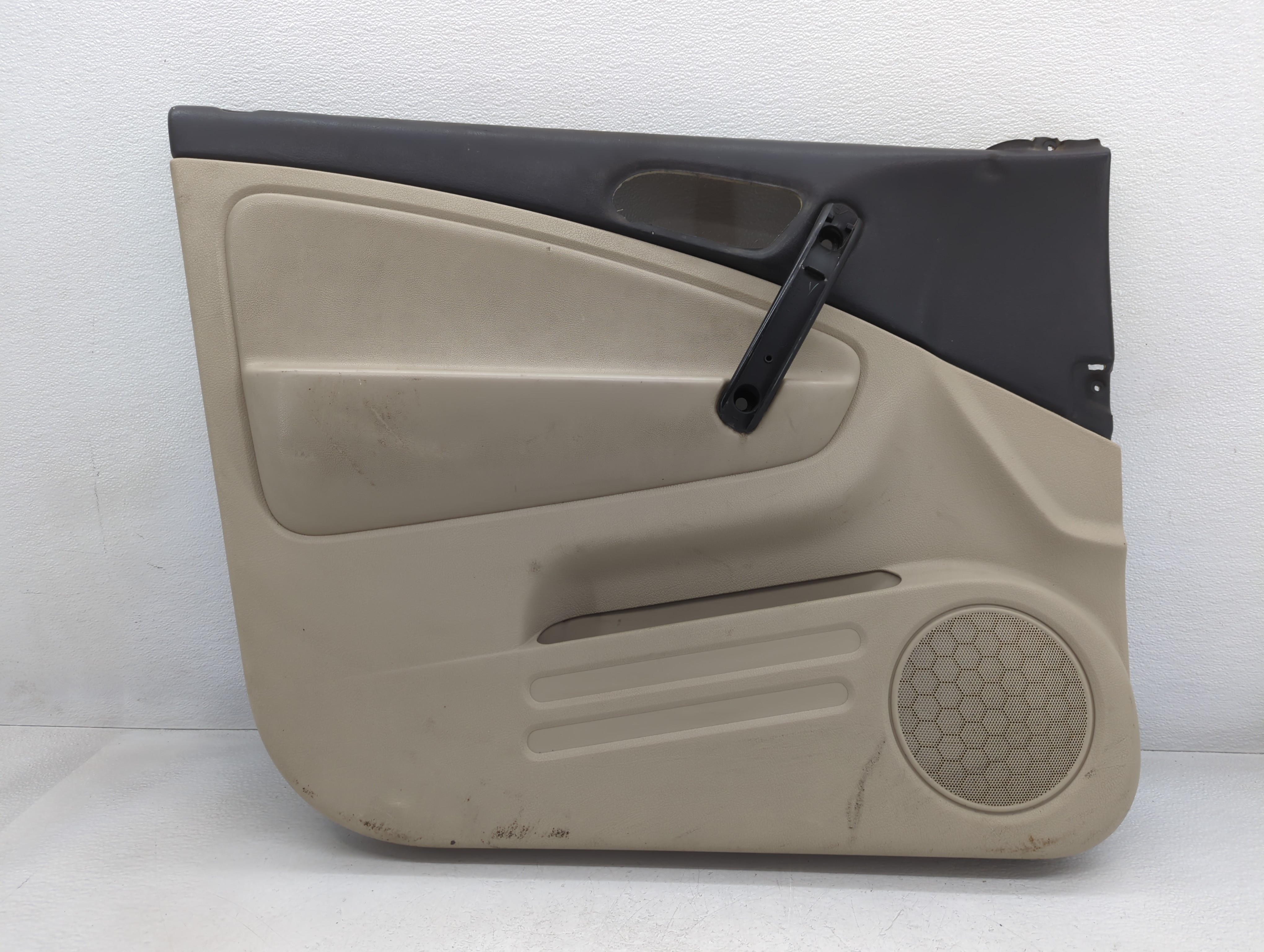 2009 Pontiac G6 Front Left Driver Interior Door Panel Trim Beige 776533 - Oemusedautoparts1.com