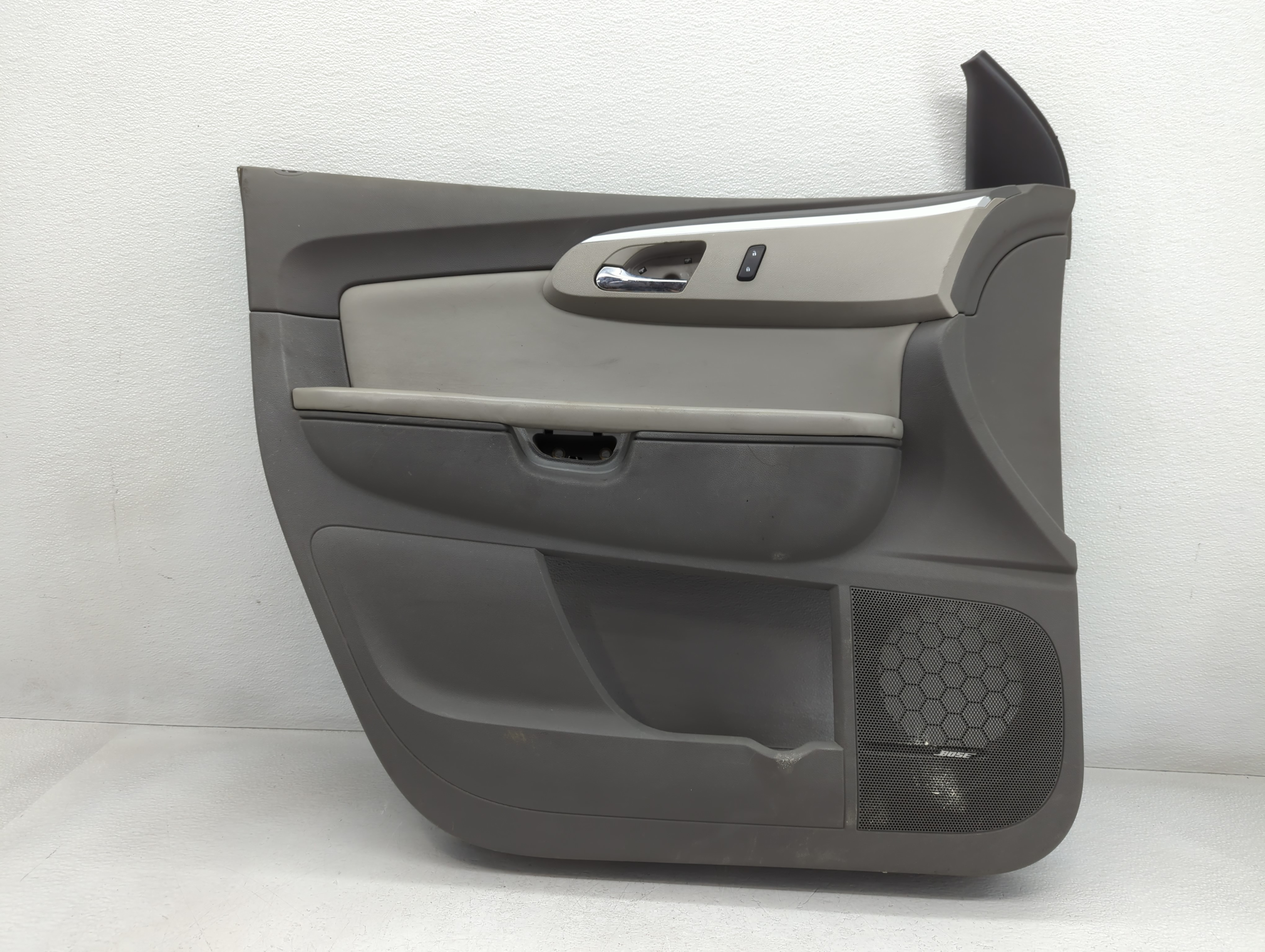 2010 Chevrolet Travrs Rear Left Driver Interior Door Panel Trim Dark Grey 776546 - Oemusedautoparts1.com