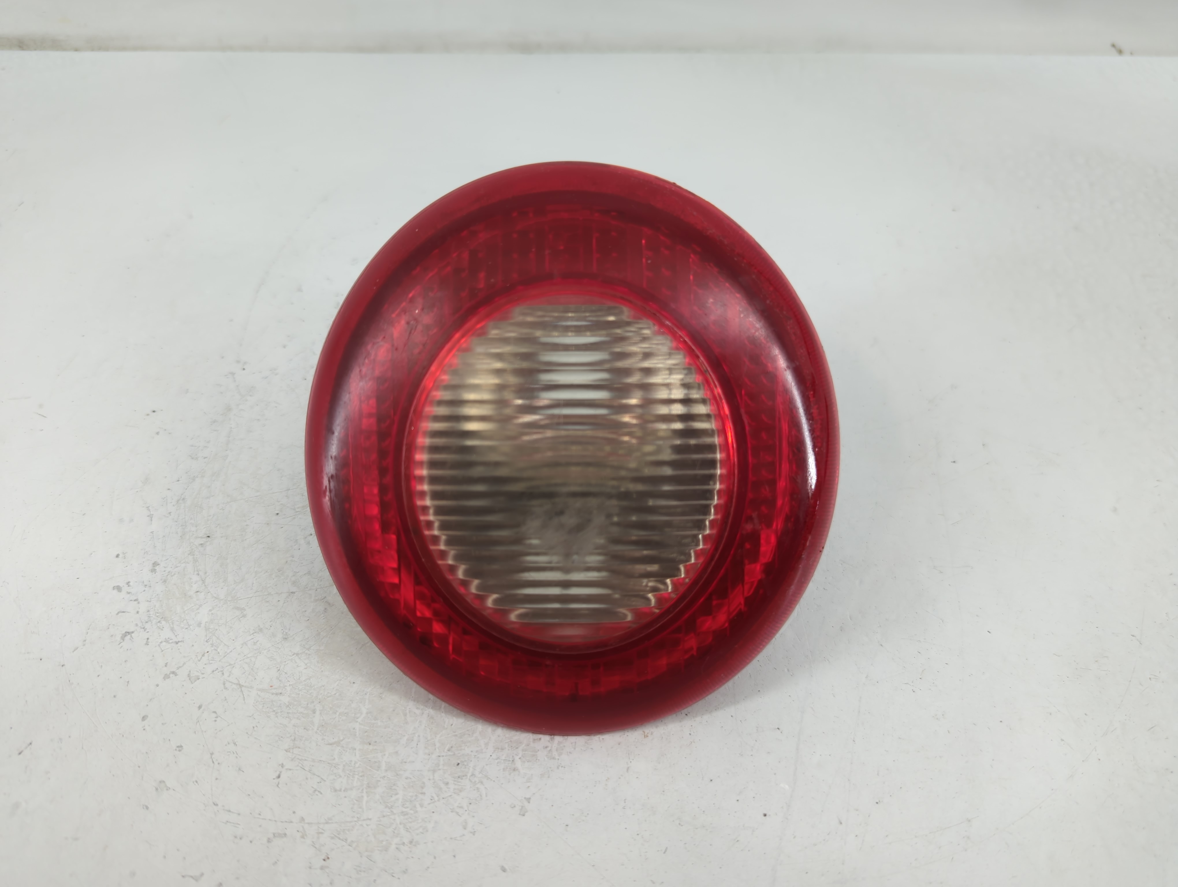2006-2011 Chevrolet Hhr Rear Center Lid Brake Light Tail Light 776551 - Oemusedautoparts1.com