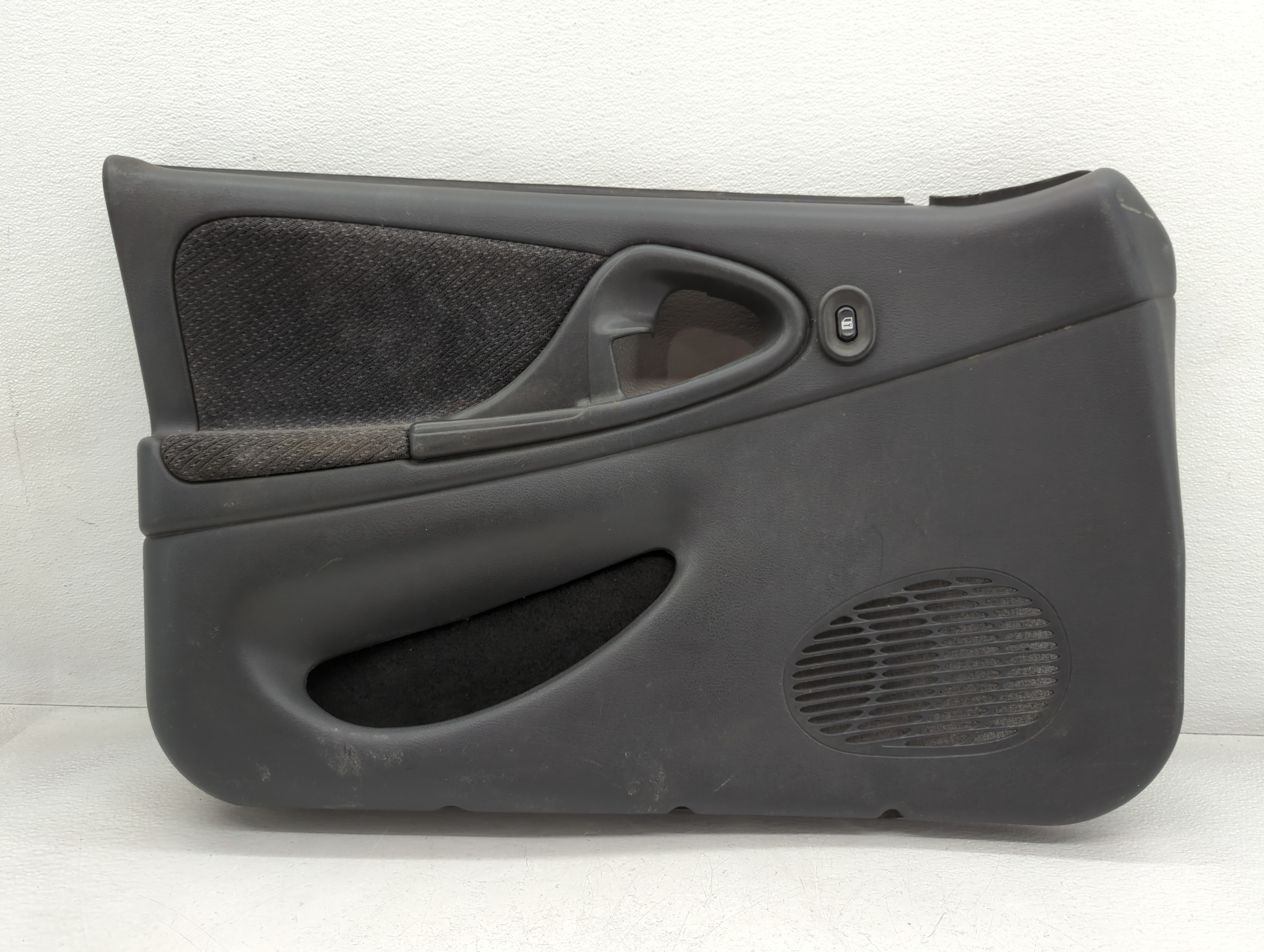 2001 Chevrolet Cavalier Front Power Door Panel  776588 - Oemusedautoparts1.com