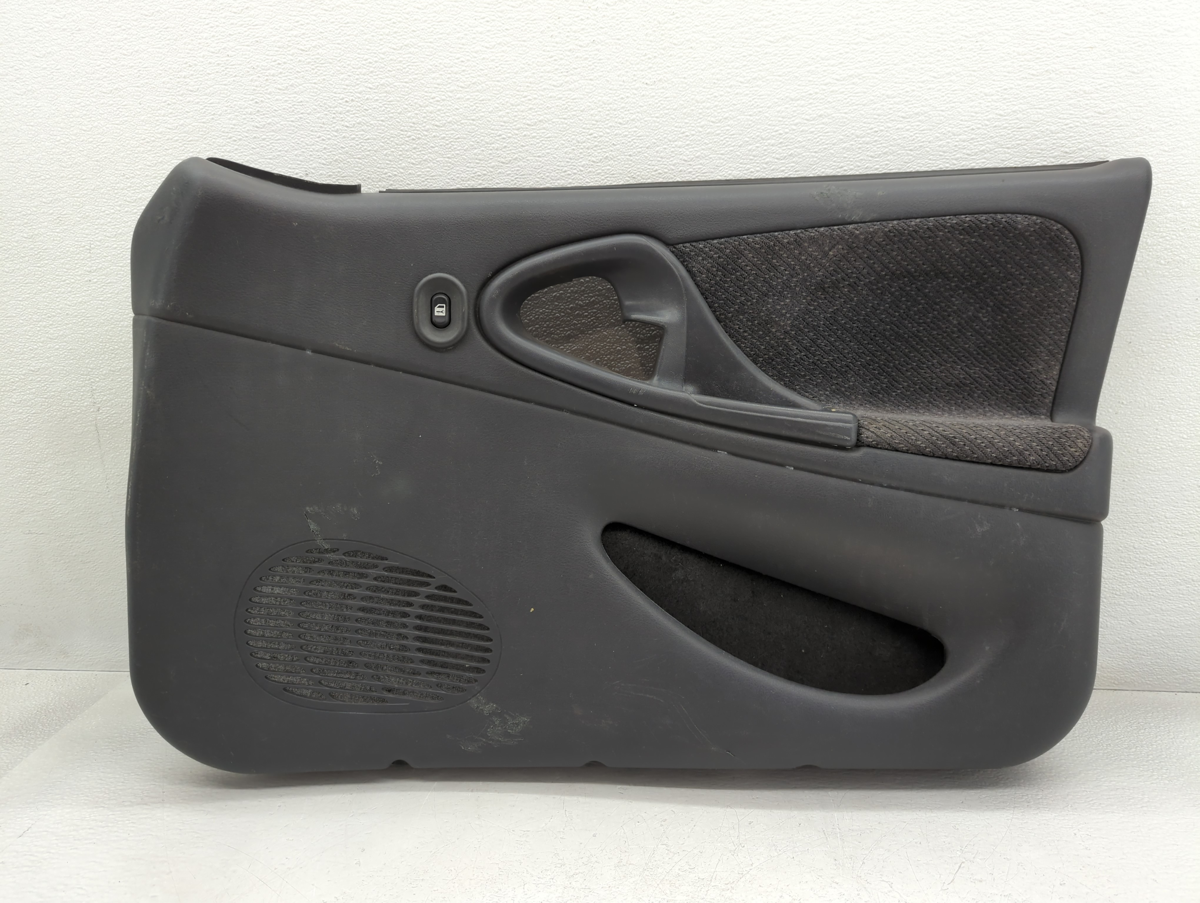 Picture of 2004 Chevrolet Cavalier Front Right Passenger Interior Door Panel Trim 776622