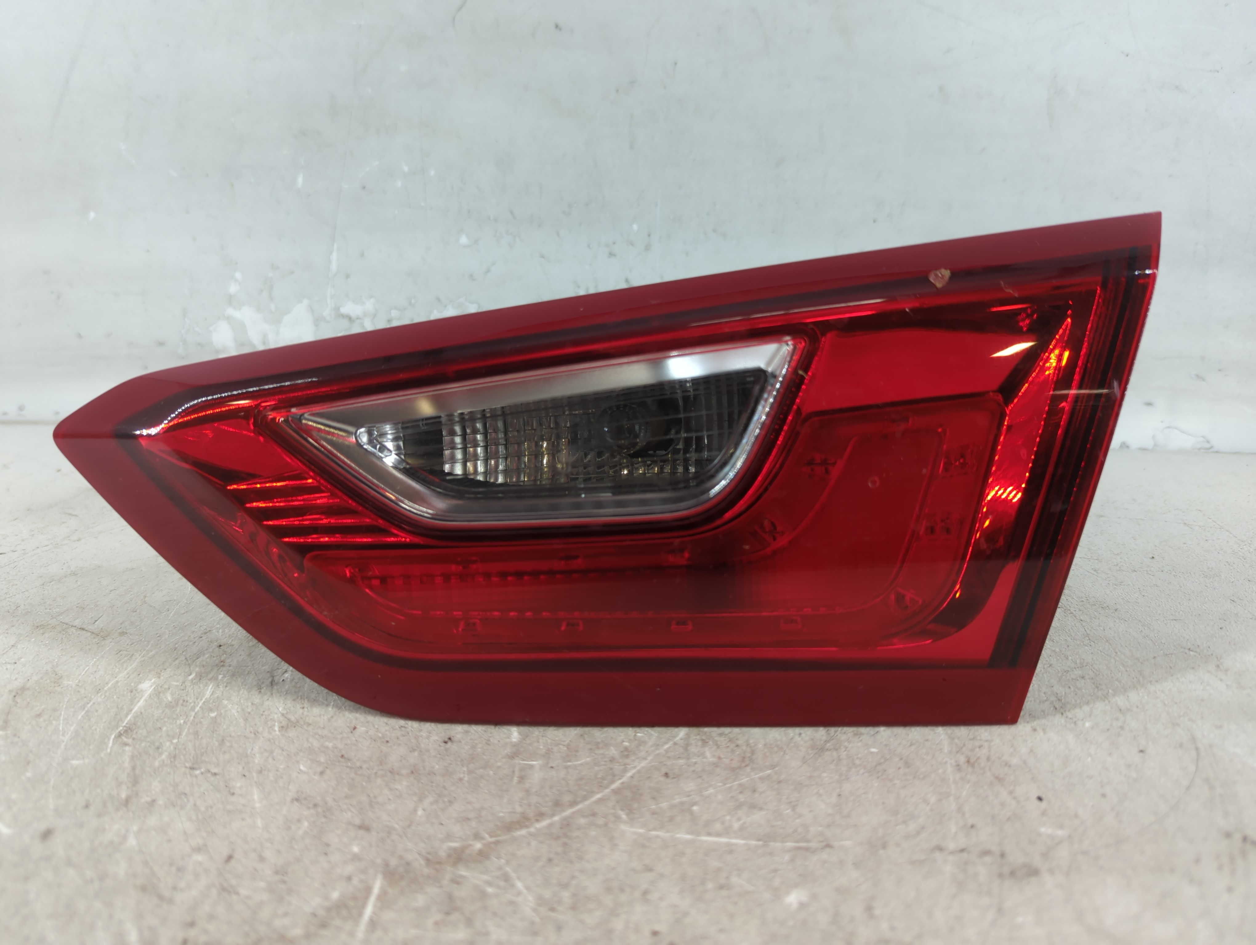 2016-2021 Chevrolet Malibu Rear Center Lid Brake Light Tail Light 776627 - Oemusedautoparts1.com