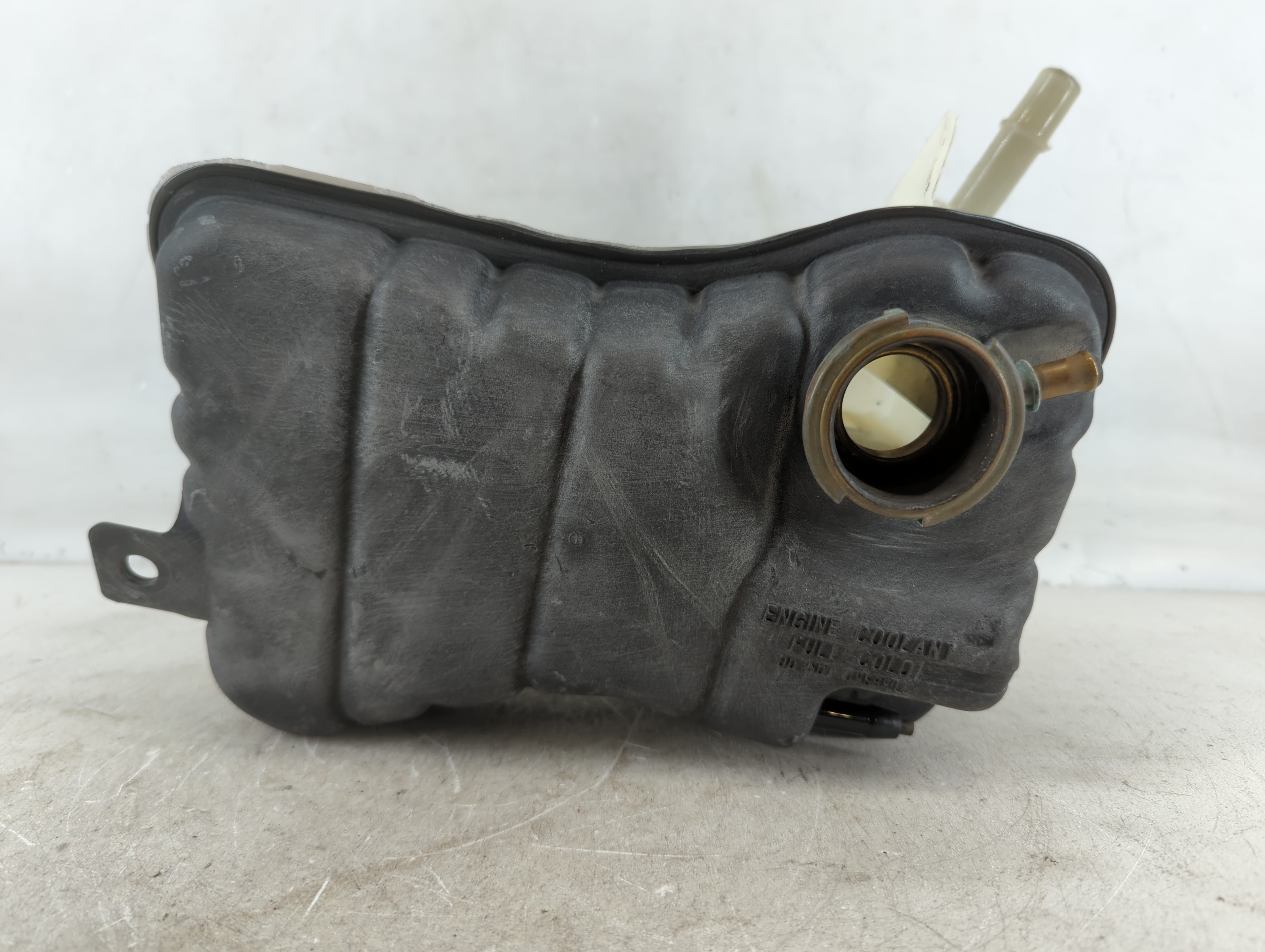 2000 Cadillac Deville Radiator Coolant Overflow Expansion Tank Bottle 776641 - Oemusedautoparts1.com