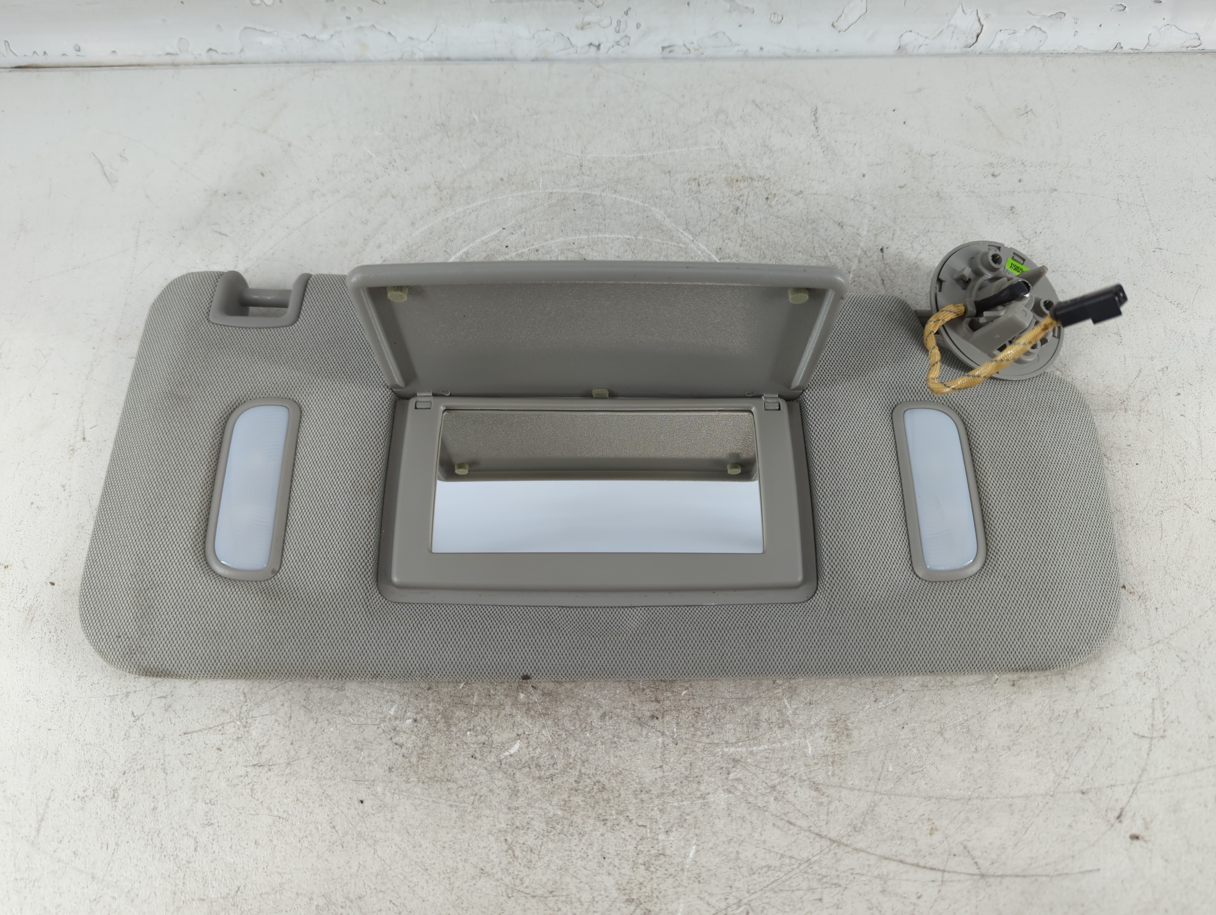 2013-2021 Buick Encore Passenger Sun Visor Mirror Right Sunvisor Grey 776644 - Oemusedautoparts1.com