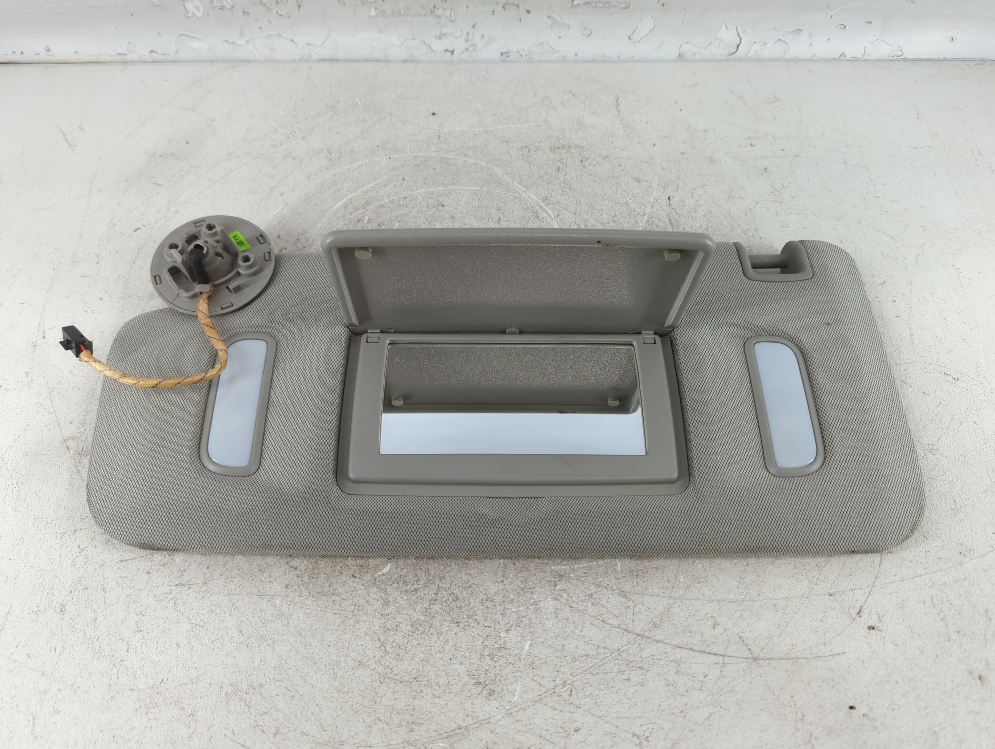 2013-2021 Buick Encore Driver Sun Visor Mirror Left Sunvisor Grey 776645 - Oemusedautoparts1.com
