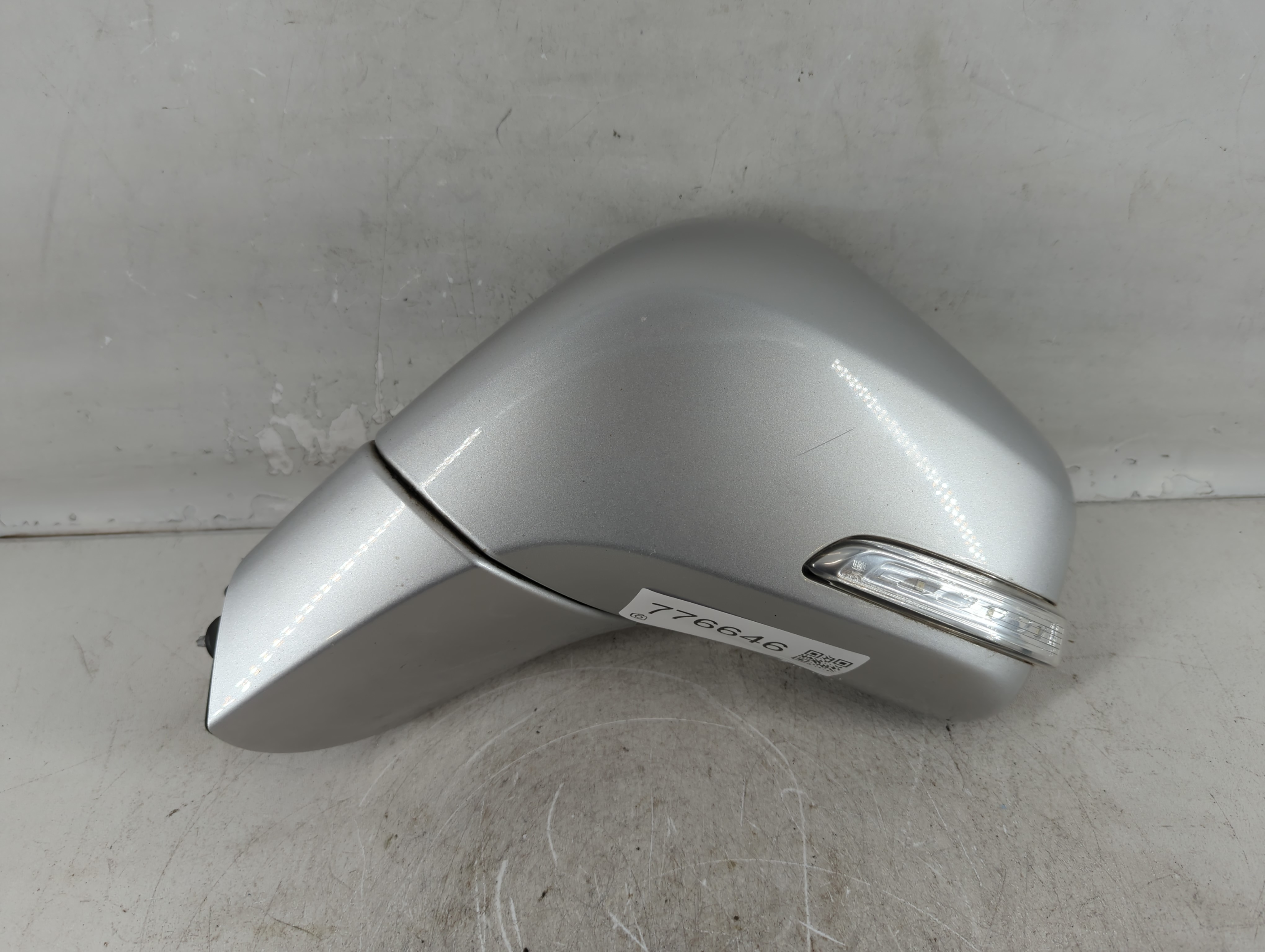 2015-2016 Buick Encore Driver Left Side View Power Door Mirror Grey 776646 - Oemusedautoparts1.com