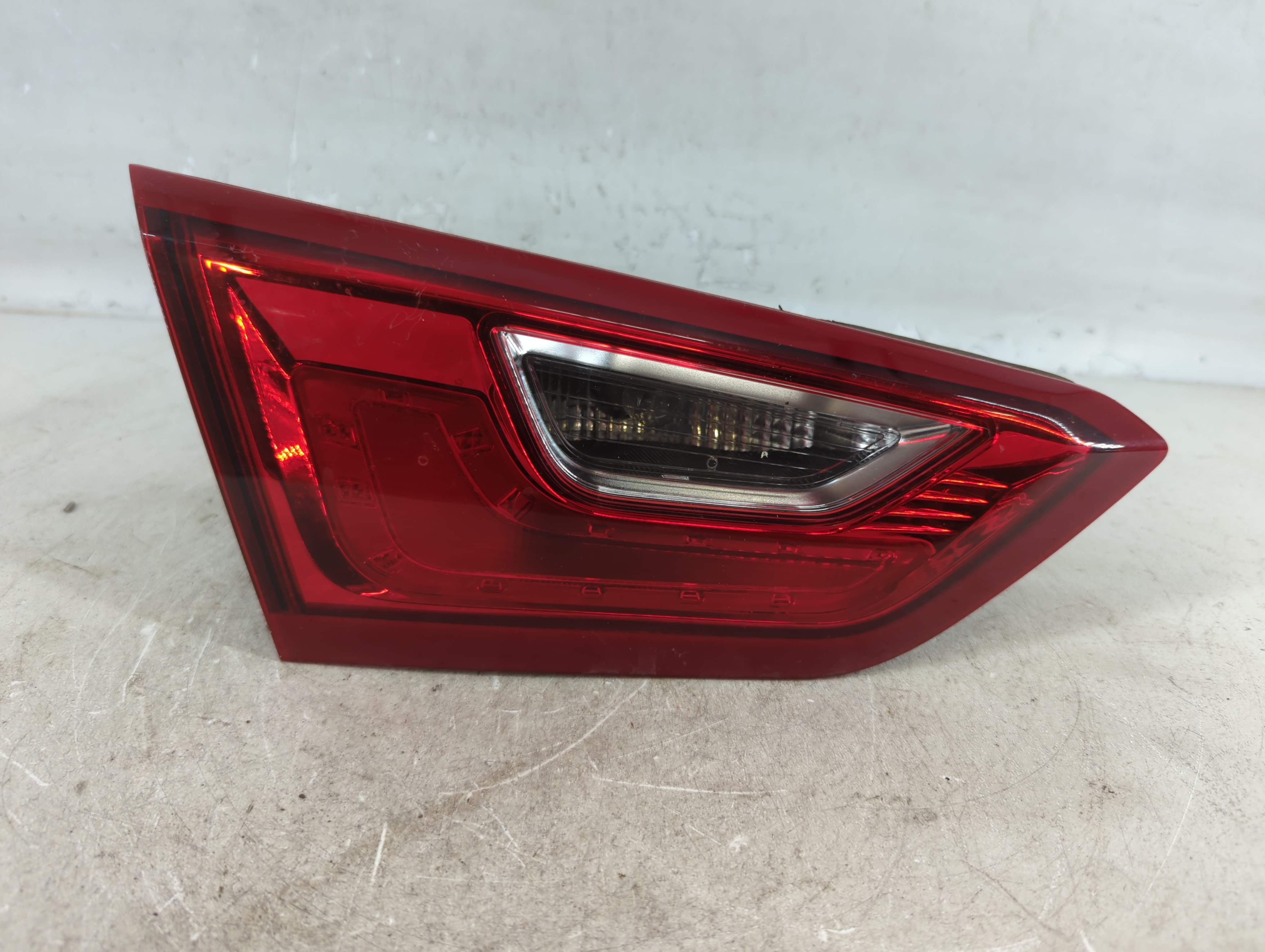 2016-2021 Chevrolet Malibu Rear Center Lid Brake Light Tail Light 776658 - Oemusedautoparts1.com