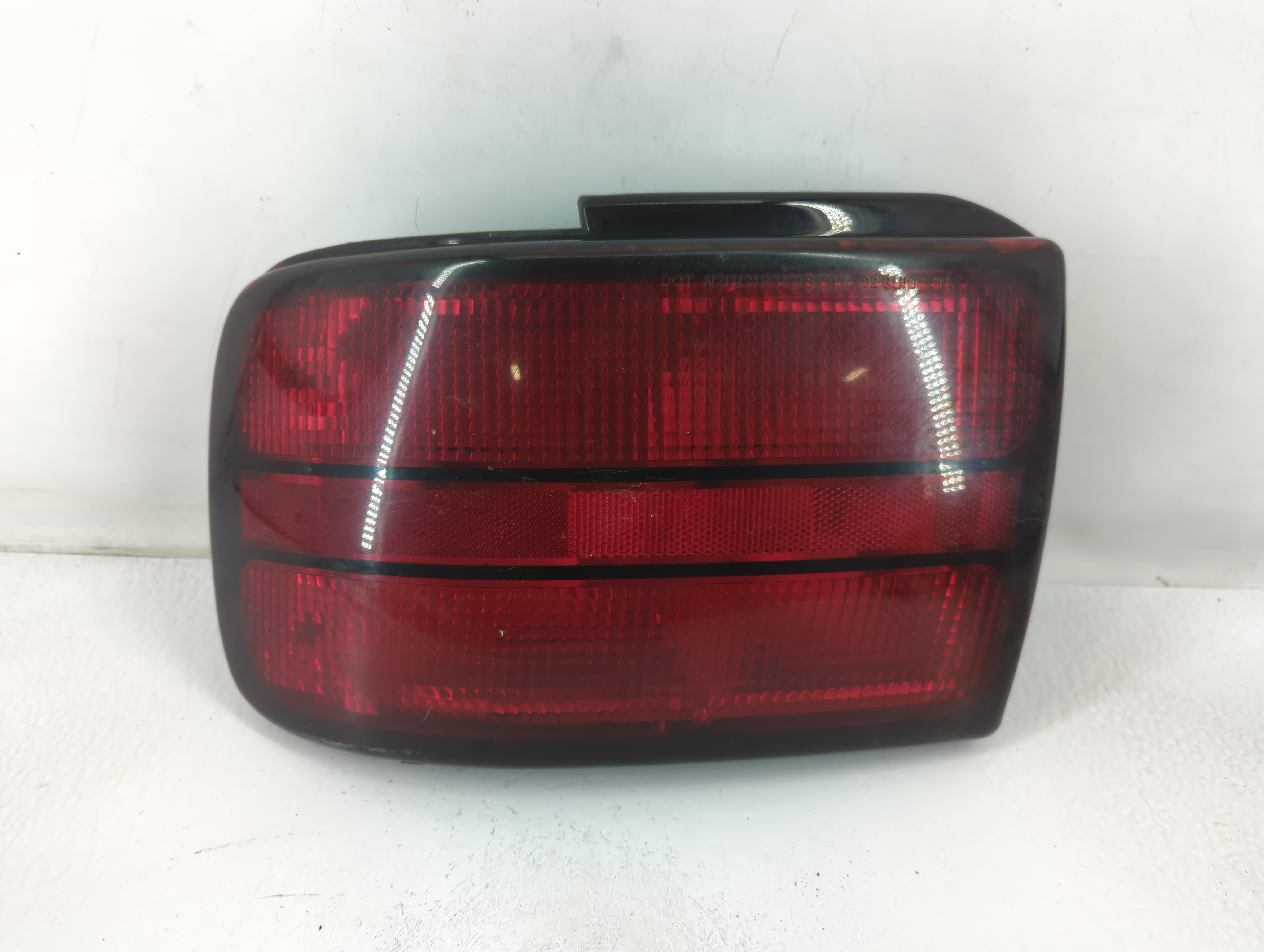 1993-1998 Oldsmobile Achieva Rear Center Lid Brake Light Tail Light 776672 - Oemusedautoparts1.com