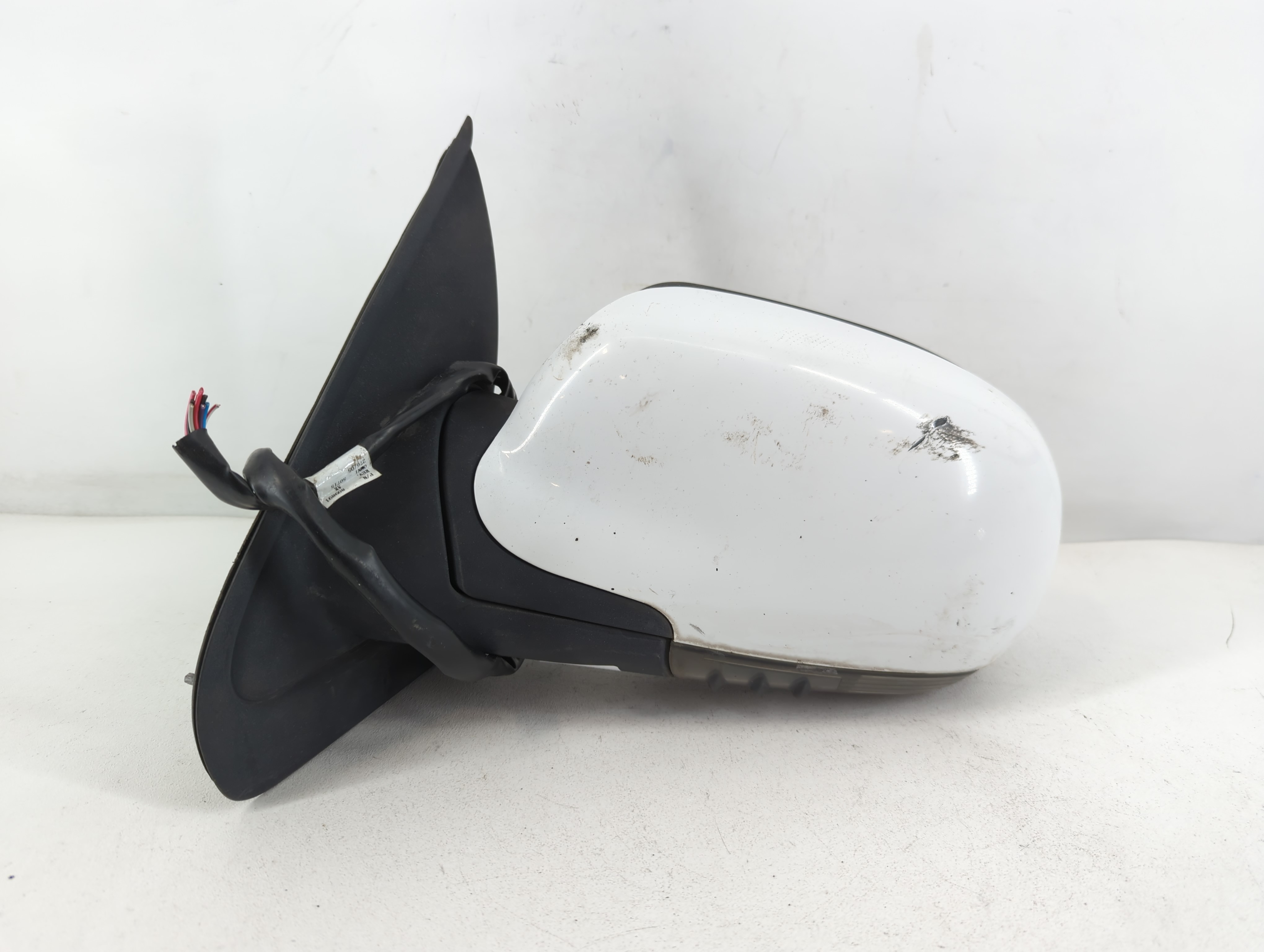 2005-2006 Gmc Envoy Driver Left Side View Power Door Mirror White 776692 - Oemusedautoparts1.com