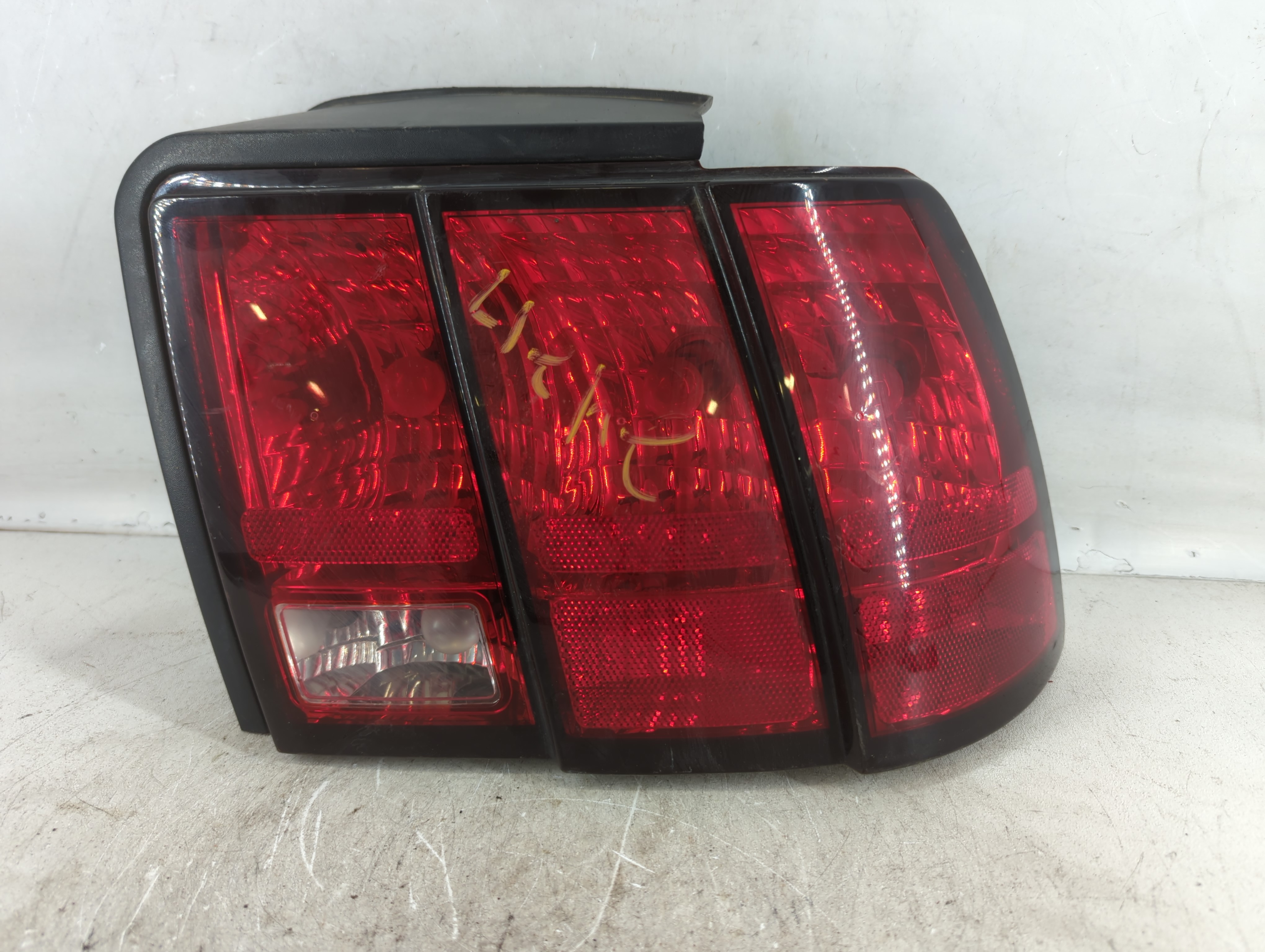 Picture of 1999 Ford Mustang Passenger Right Side Tail Light Taillight Oem 776697