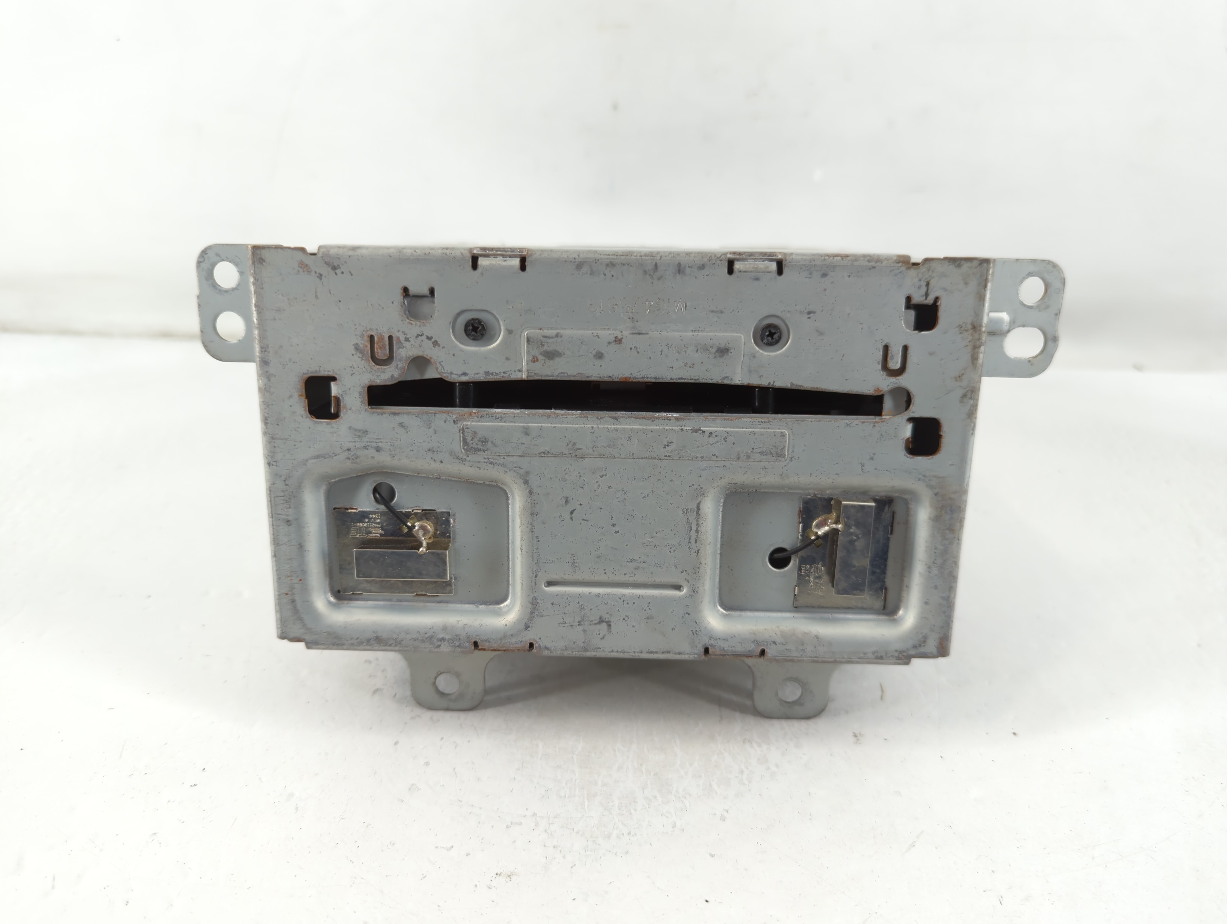 2013-2014 Buick Encore Am Fm Cd Player Radio Receiver 776850 - Oemusedautoparts1.com