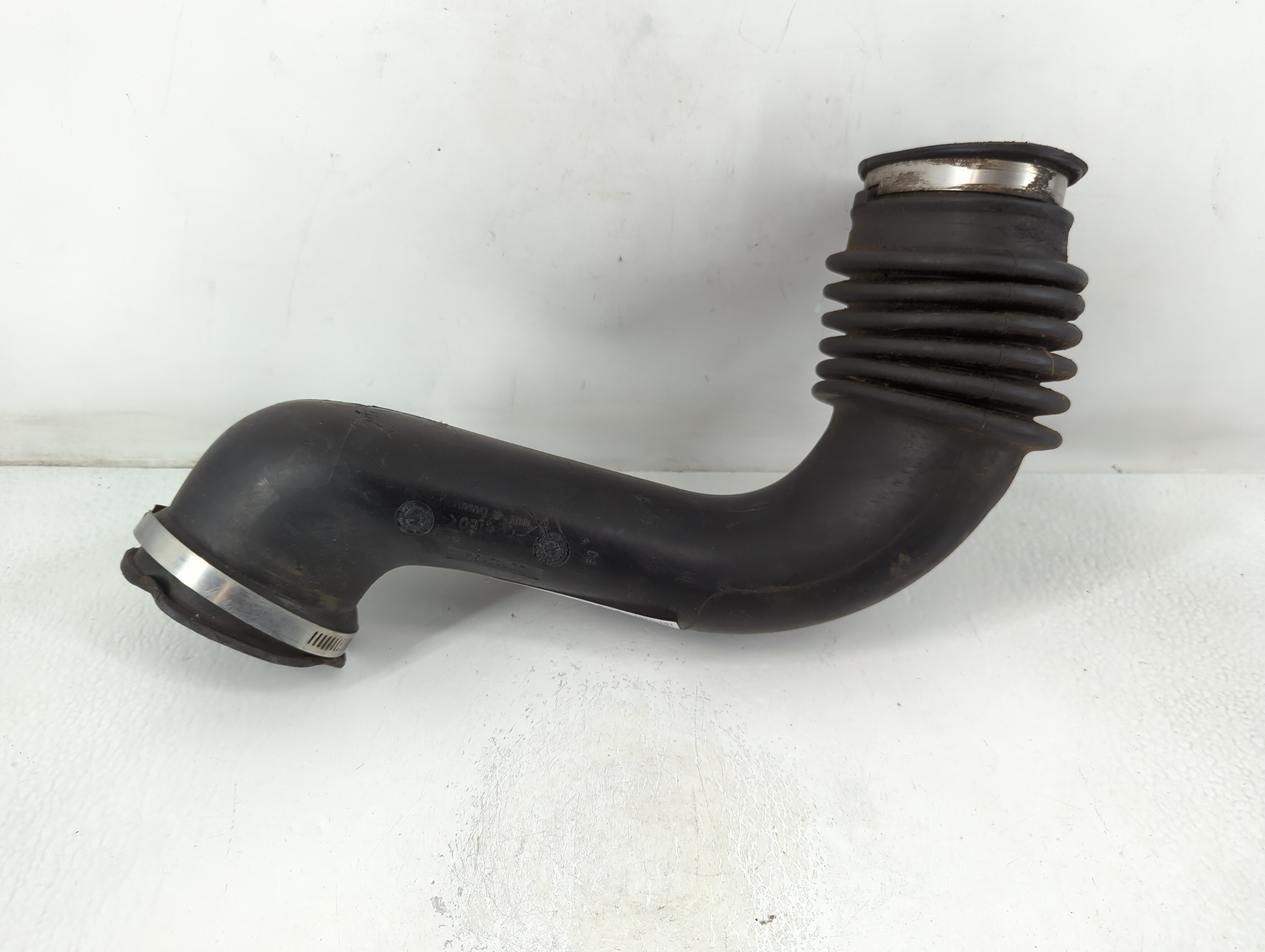 2004 Chevrolet Cavalier Air Cleaner Intake Duct Hose Tube 776887 - Oemusedautoparts1.com