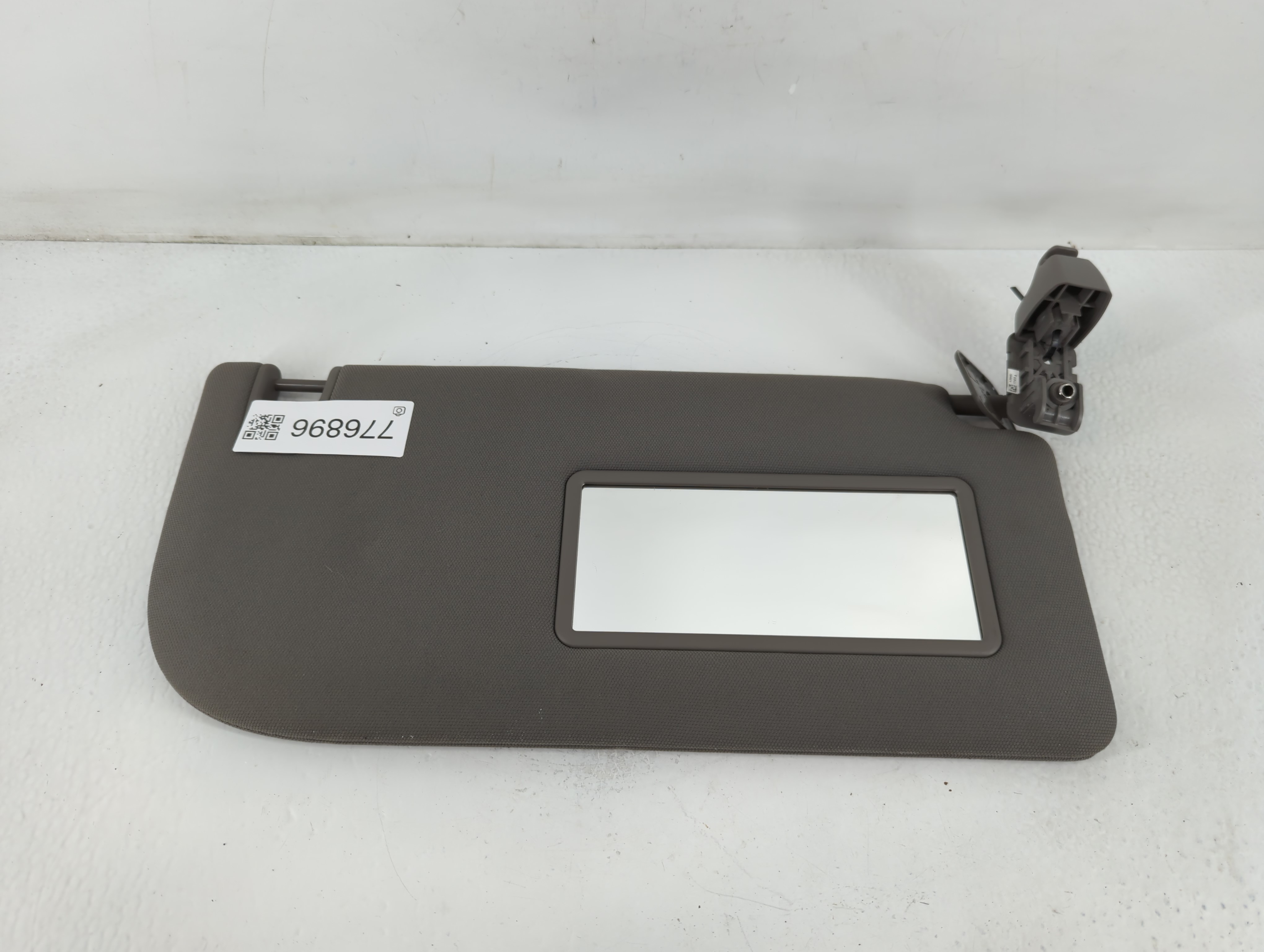 2018-2020 Ford F-150 Passenger Sun Visor Mirror Right Sunvisor Dark Green 776896 - Oemusedautoparts1.com