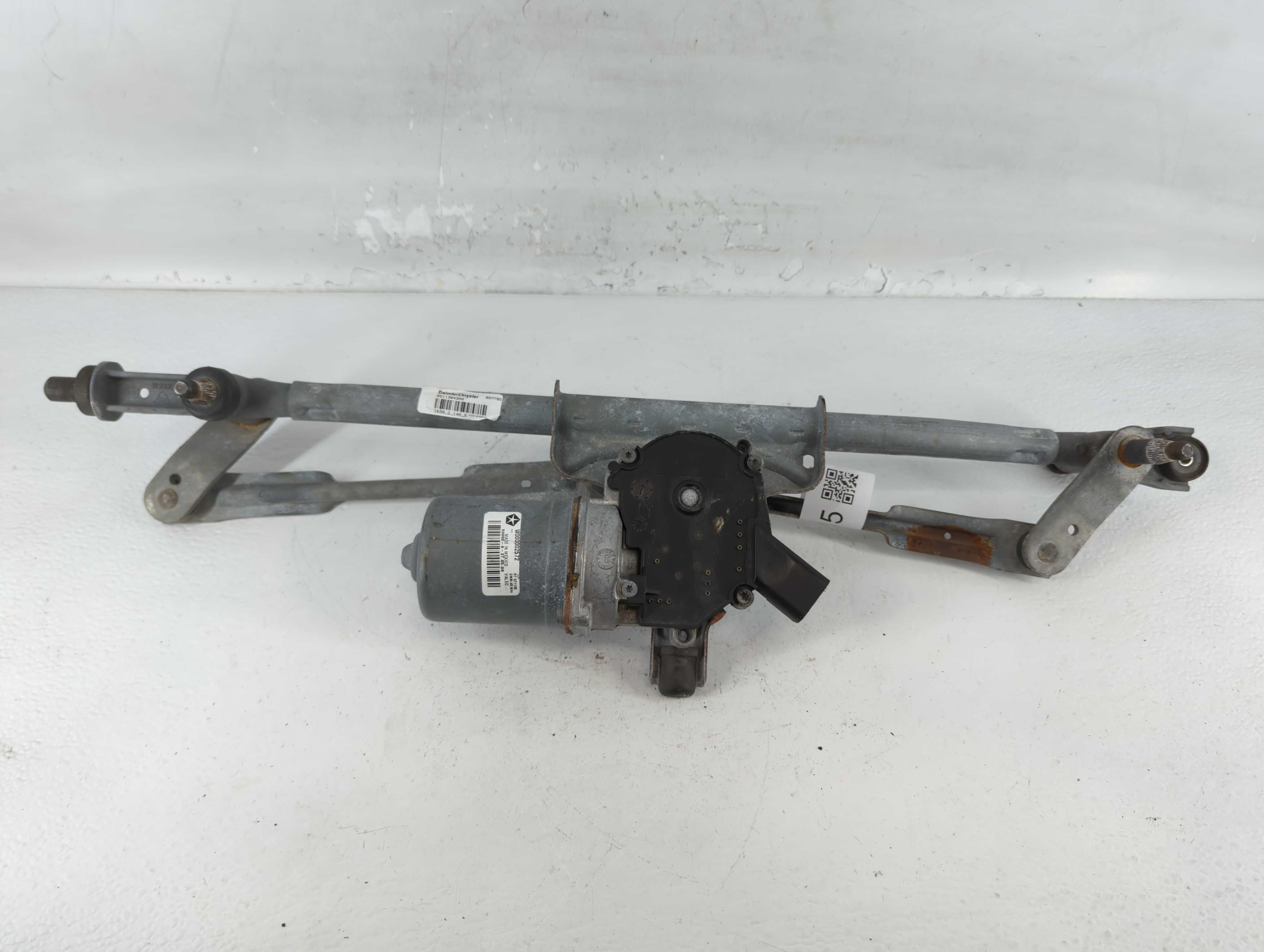 Picture of Dodge Caravan Front Windshield Wiper Motor 776915
