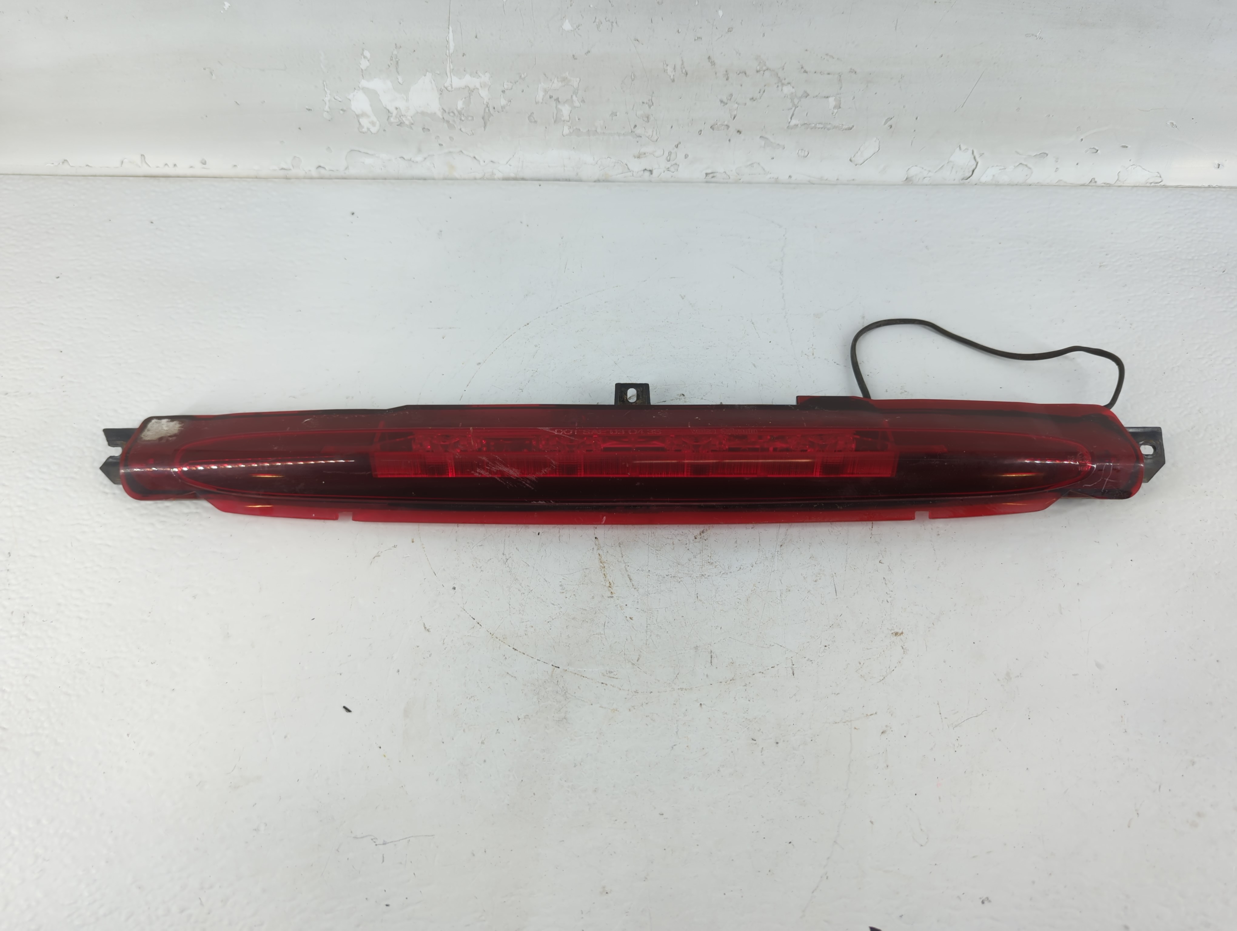2006 Gmc Envoy Third Brake Light Tail Light 776972 - Oemusedautoparts1.com