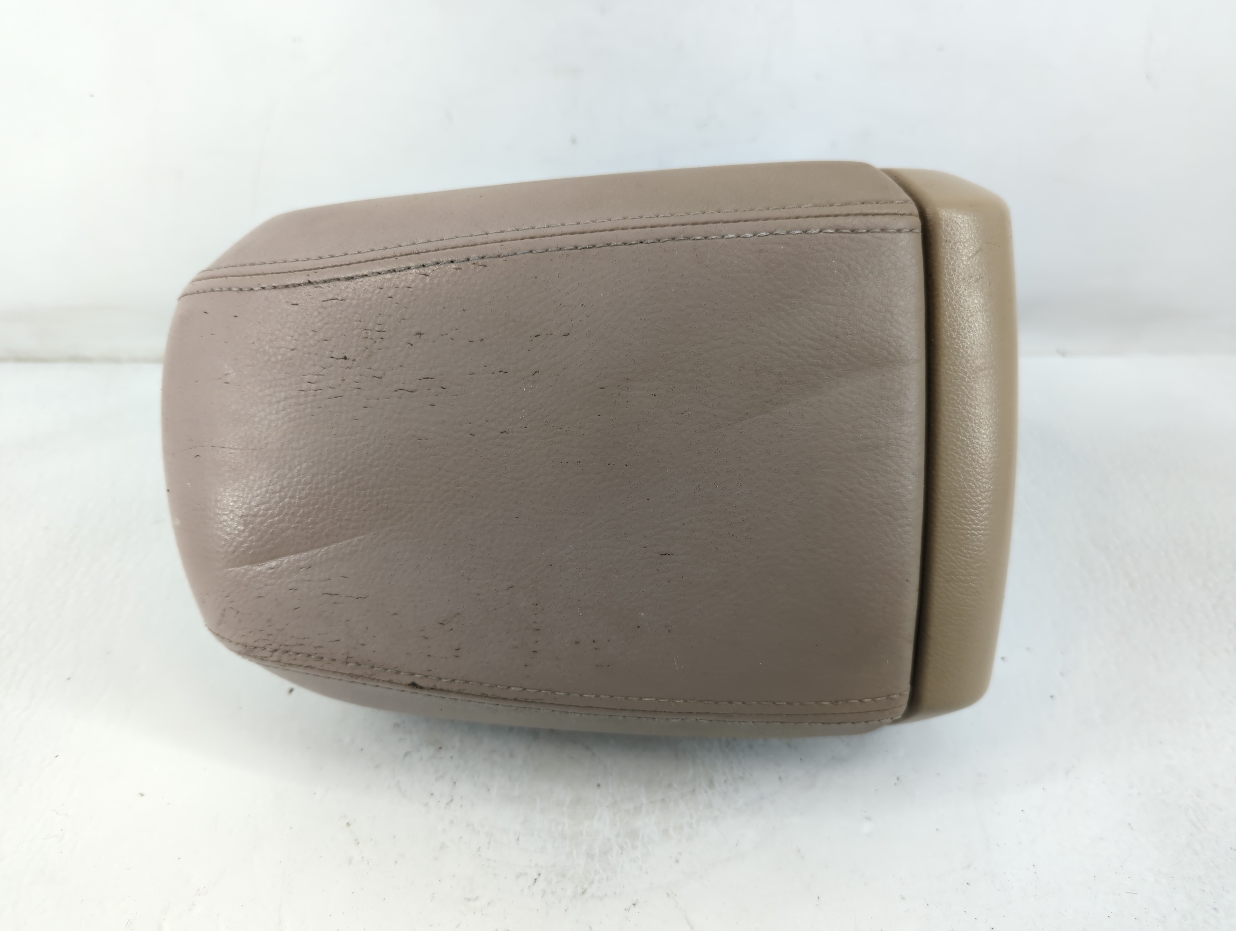 2008 Saturn Vue Center Console Armrest Cover Lid Tan 776995 - Oemusedautoparts1.com