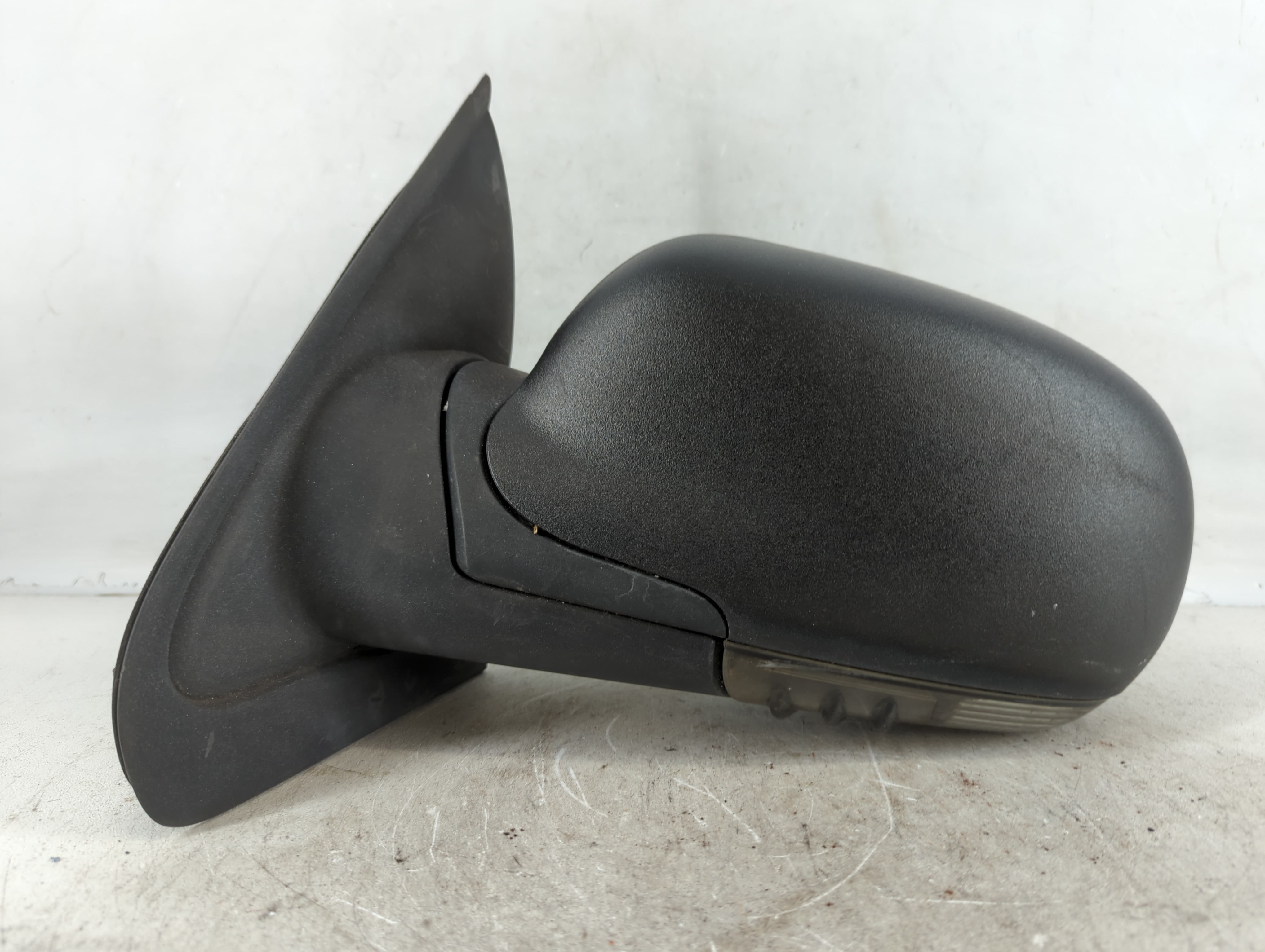 Chevrolet Trail Blazer Driver Left Side View Power Door Mirror Black 777011 - Oemusedautoparts1.com