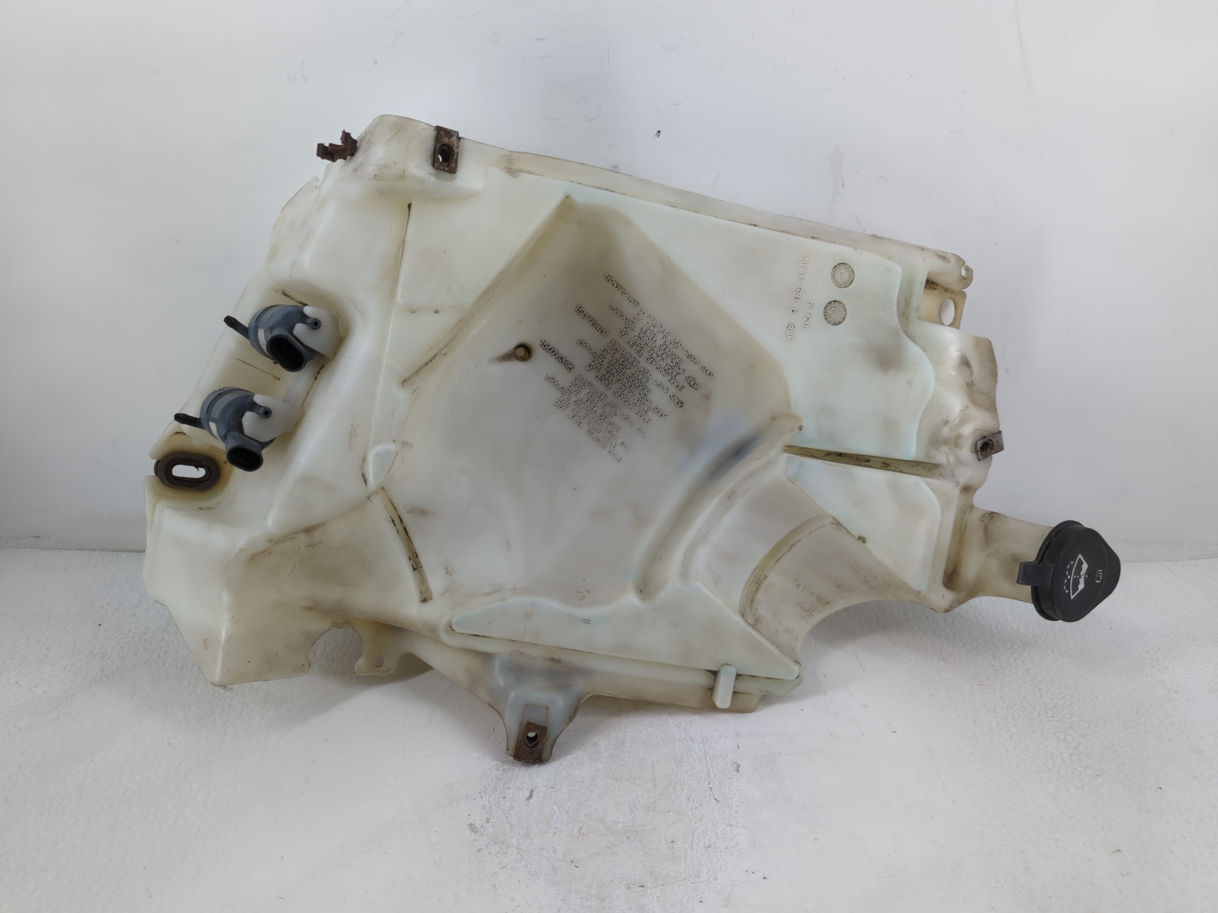 Picture of Chevrolet Trailbazer Ext Windshield Washer Fluid Reservoir Bottle Oem 777013