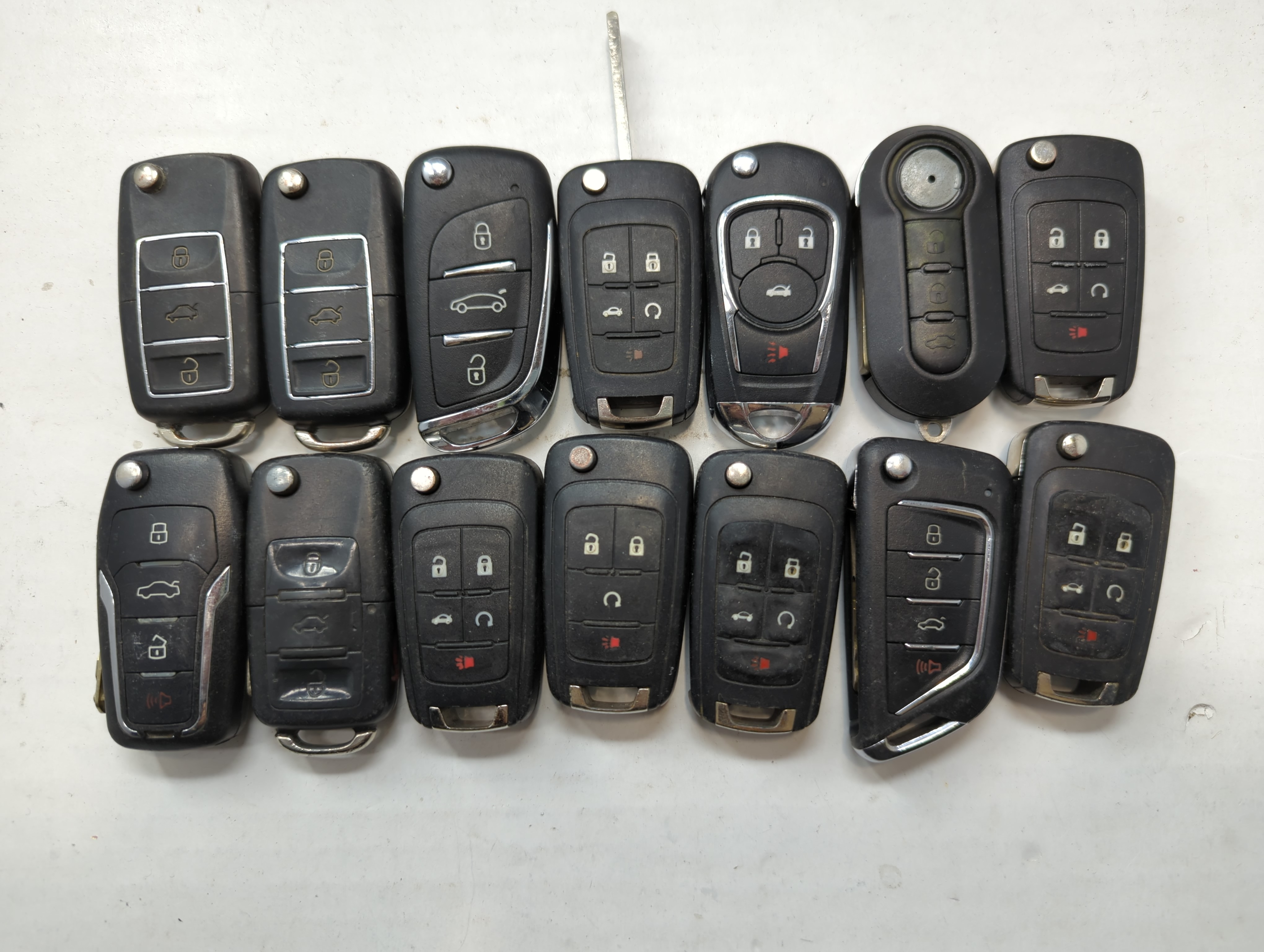 Lot of 14 Aftermarket Keyless Entry Remote Fob MIXED FCC IDS MIXED PART 777018 - Oemusedautoparts1.com