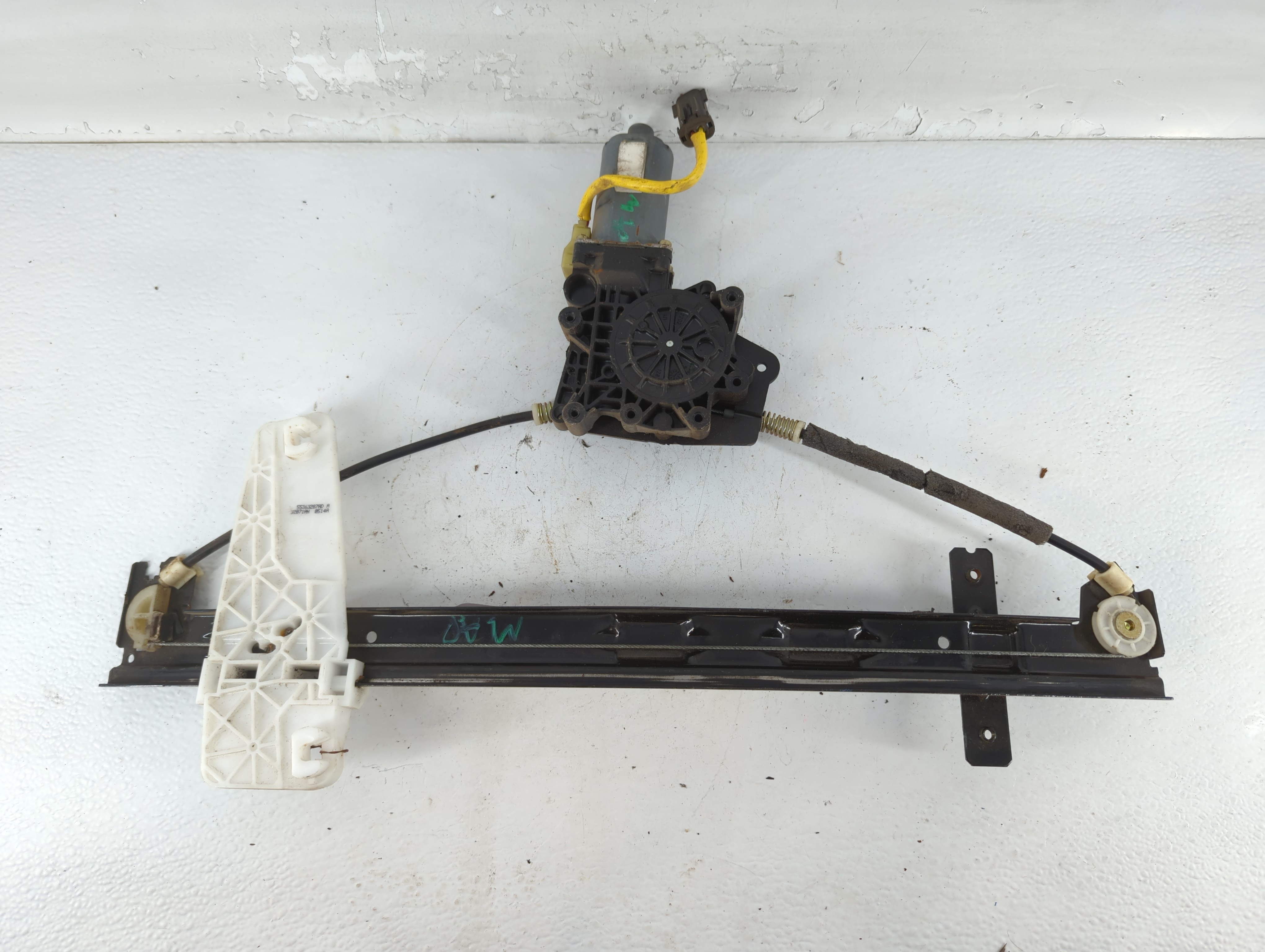 2000-2004 Jeep Grand Cherokee Driver Left Front Window Regulator 777031 - Oemusedautoparts1.com