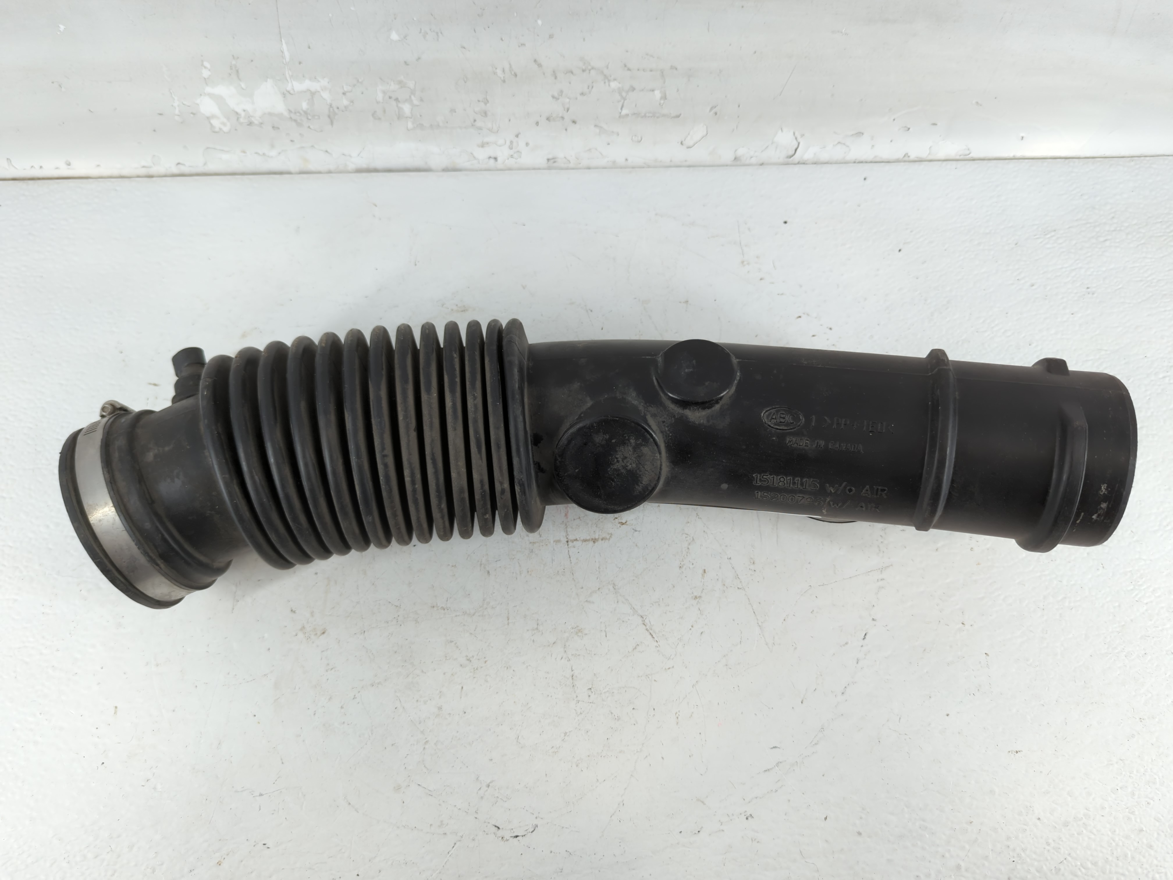 2004 Chevrolet Trailblazer Air Cleaner Intake Duct Hose Tube 777056 - Oemusedautoparts1.com