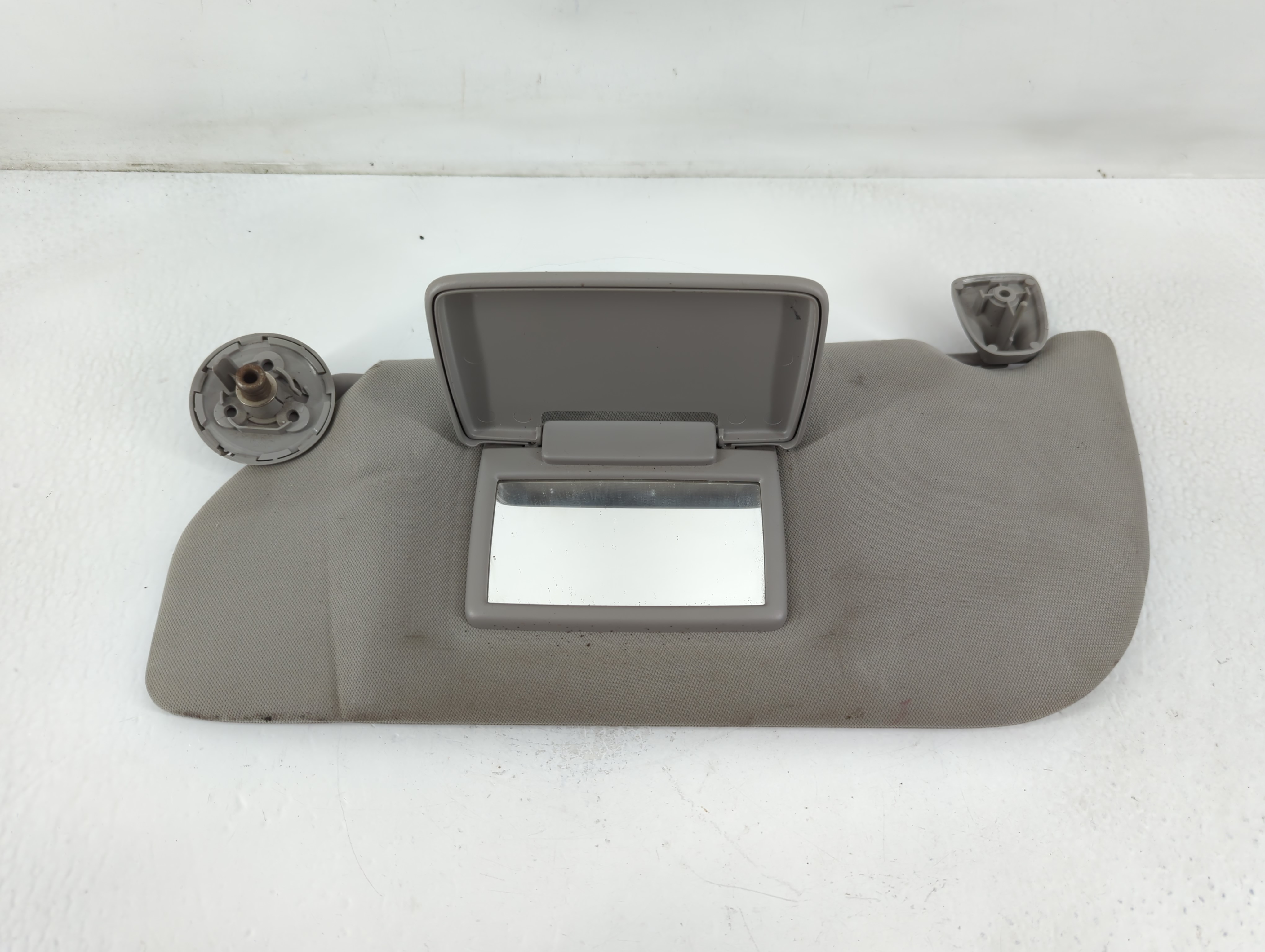 2005-2009 Chevrolet Uplander Driver Sun Visor Mirror Left Sunvisor Grey 777117 - Oemusedautoparts1.com