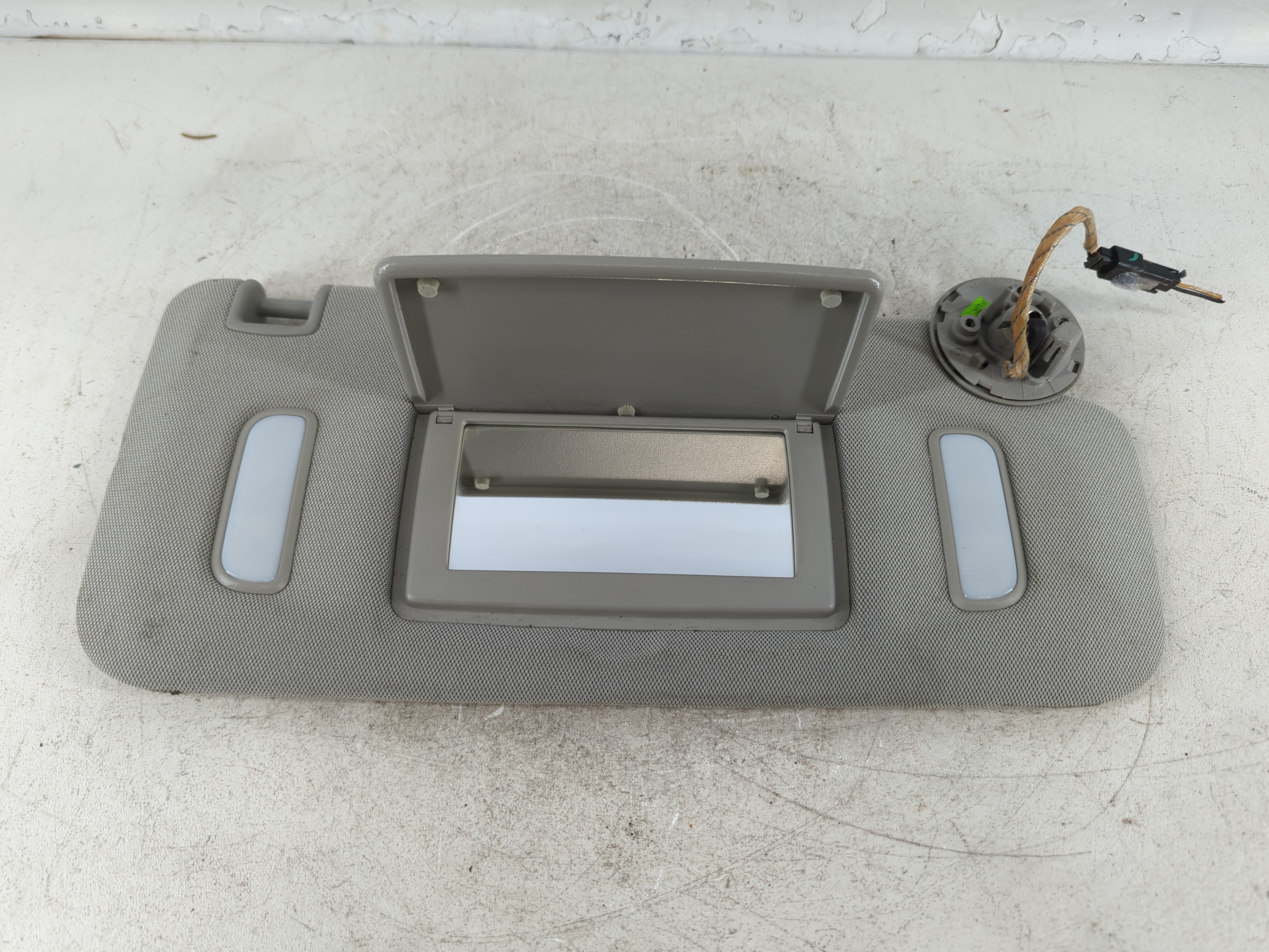 2016-2021 Chevrolet Malibu Passenger Sun Visor Mirror Right Sunvisor Grey 777129 - Oemusedautoparts1.com