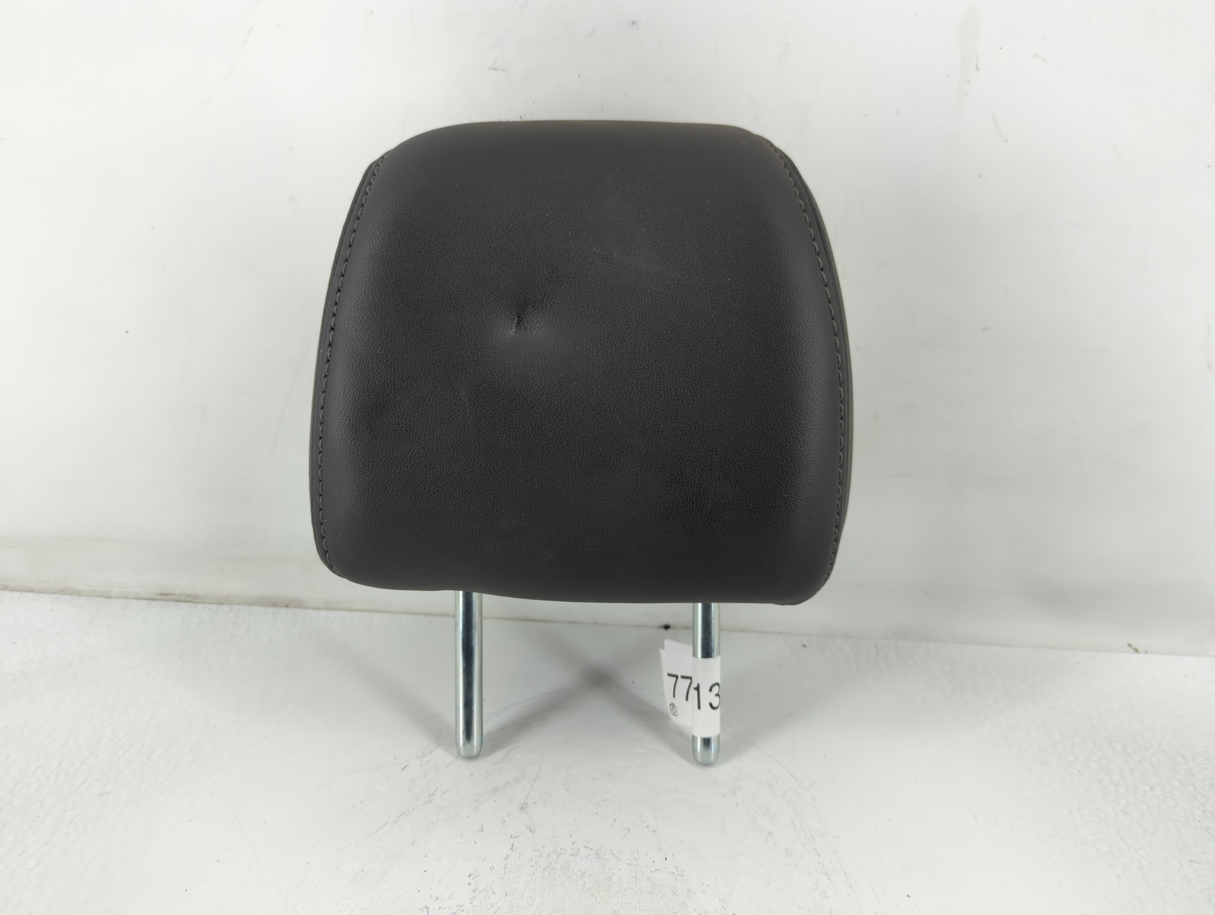Picture of Ford Taurus Headrest Head Rest Rear Center Seat 777138