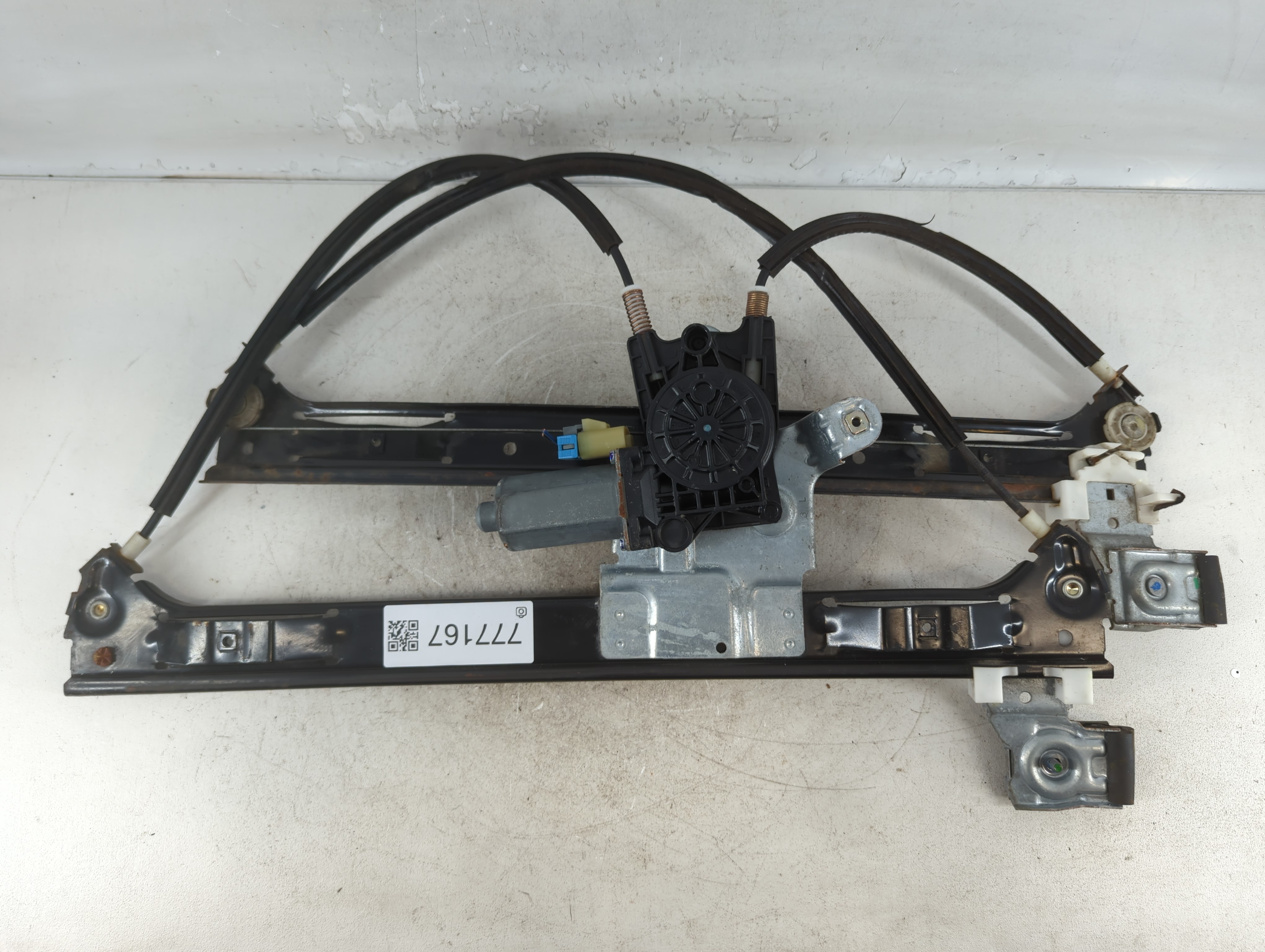 Chevrolet Trlblz Driver Front Left Power Window Motor 777167 - Oemusedautoparts1.com