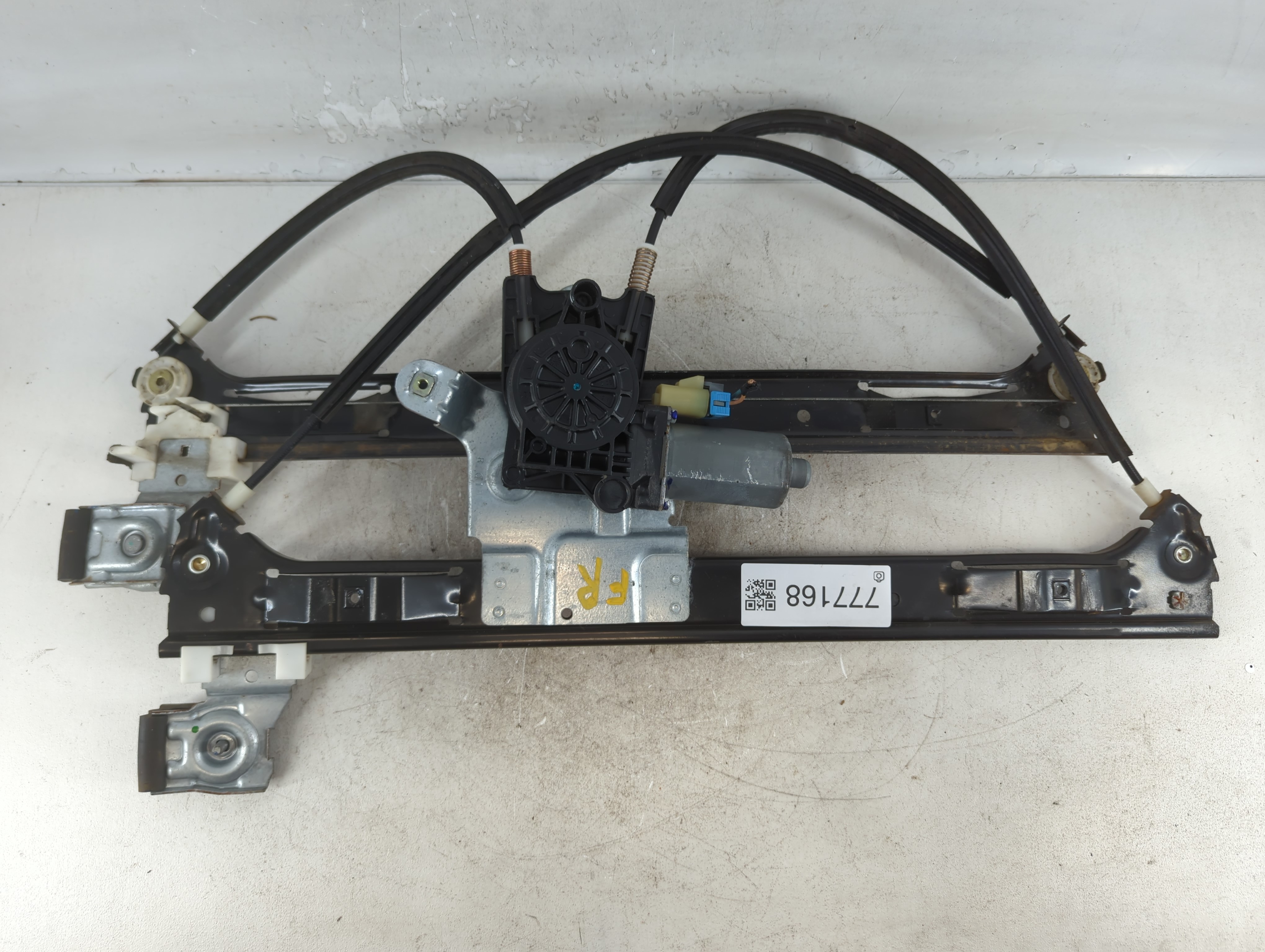Chevrolet Trail Blazer Passenger Front Right Power Window Motor 777168 - Oemusedautoparts1.com