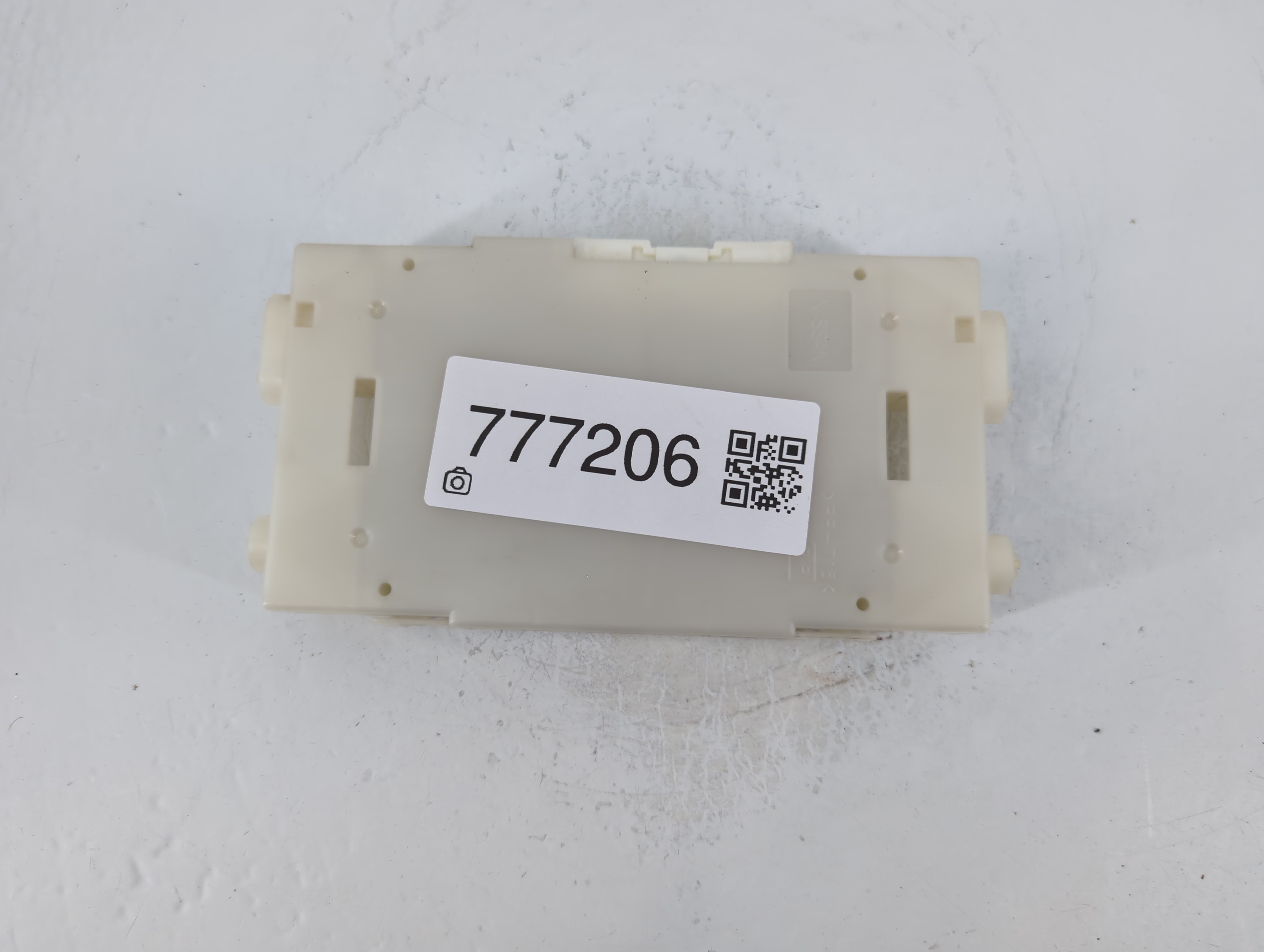 2013-2014 Nissan Maxima Am Fm Cd Player Radio Receiver 777206 - Oemusedautoparts1.com