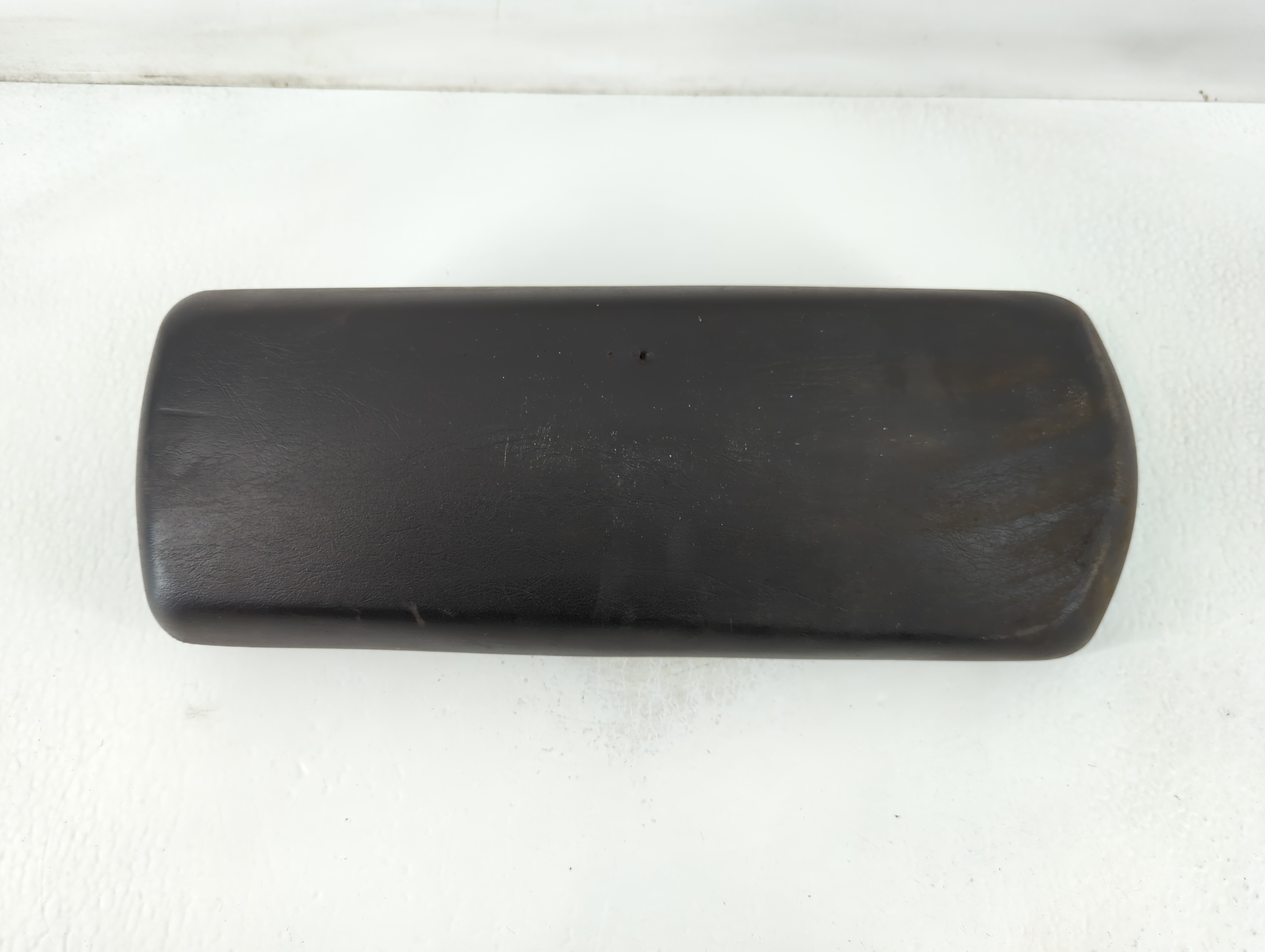2006 Chevrolet Malibu Center Console Armrest Cover Lid Black 777221 - Oemusedautoparts1.com