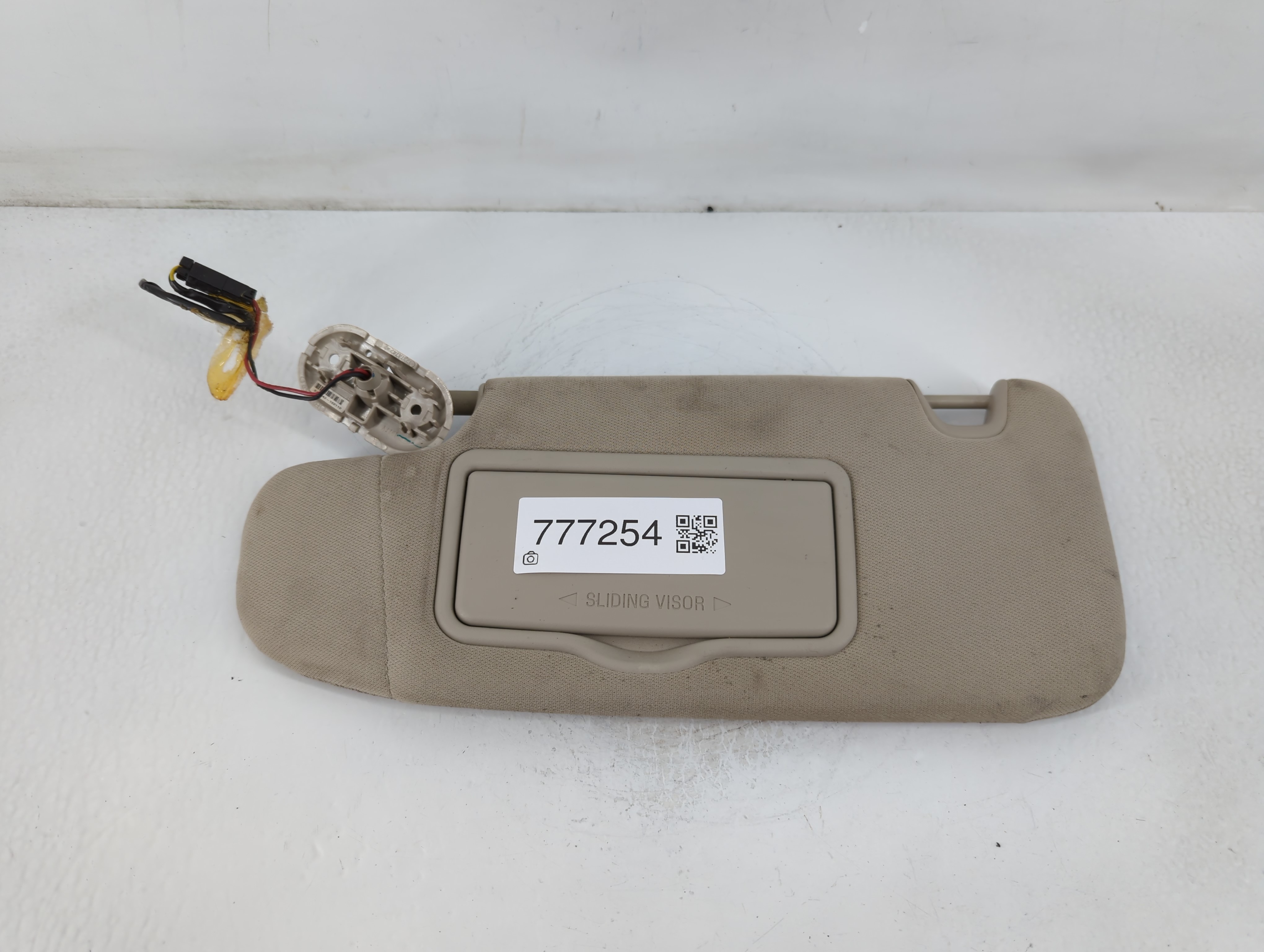 2010-2012 Ford Fusion Driver Sun Visor Mirror Left Sunvisor Beige 777254 - Oemusedautoparts1.com
