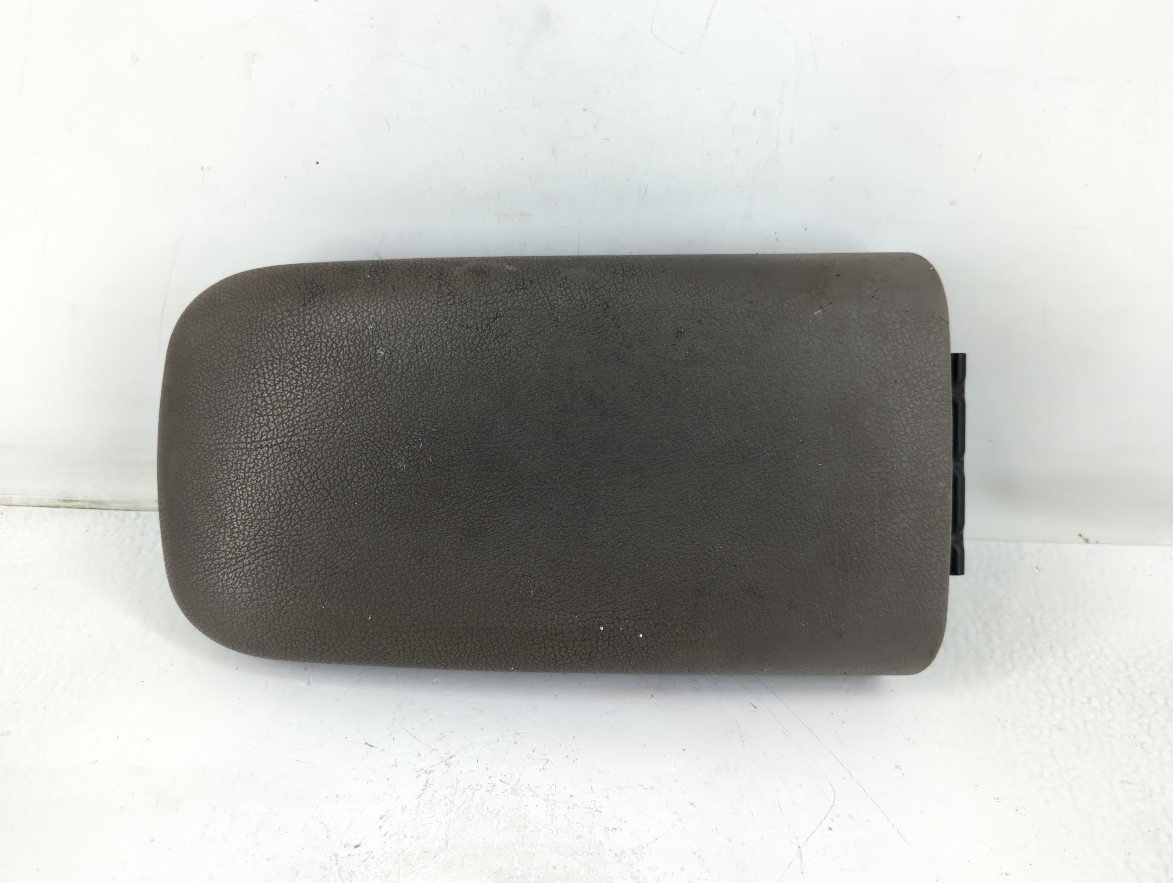 2006 Chevrolet Trailblazer Center Console Armrest Cover Lid Grey 777257 - Oemusedautoparts1.com