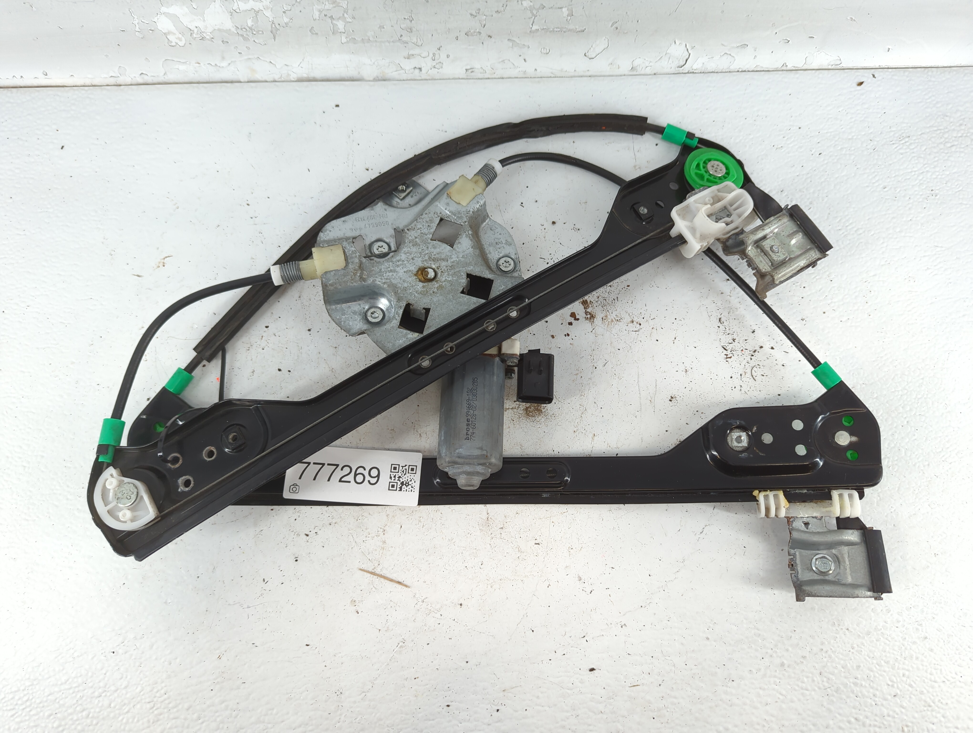 Picture of 2005-2010 Chrysler 300 Window Regulator Passenger Front 777269