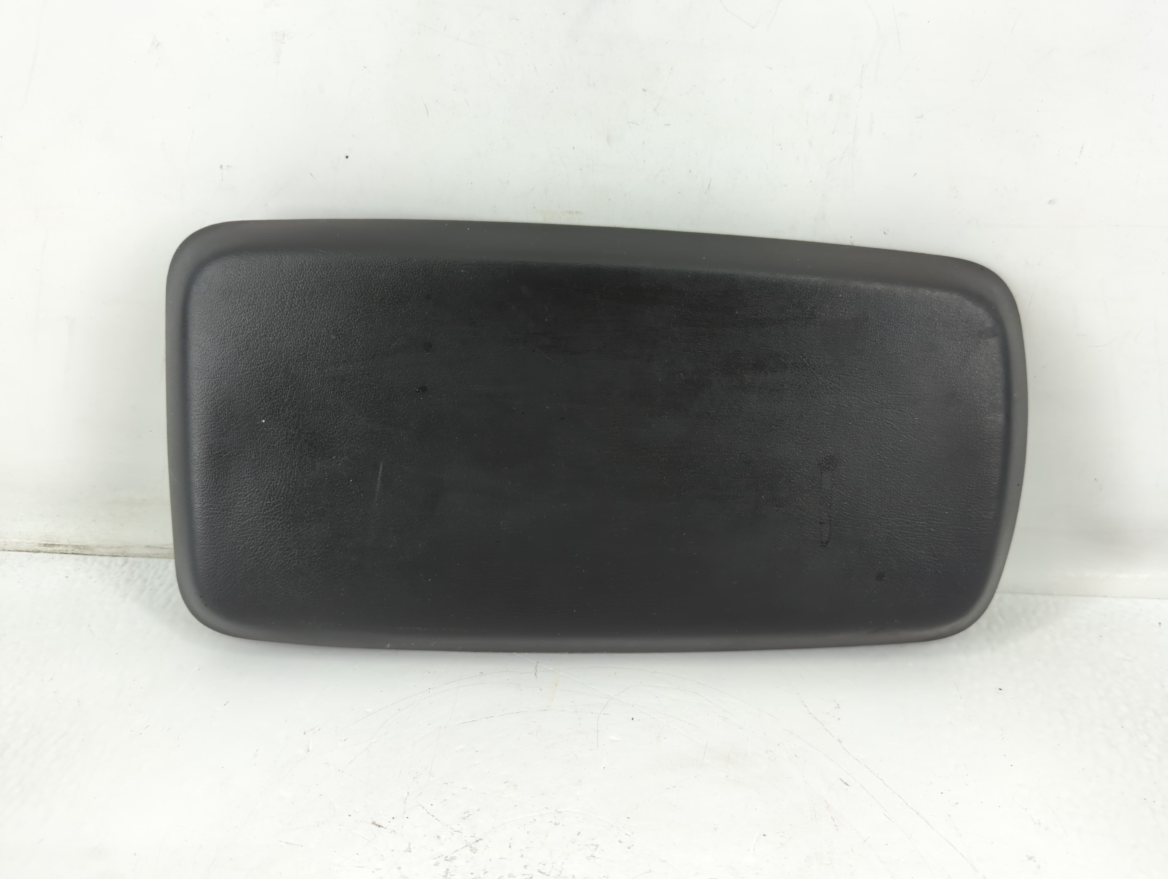 2006 Pontiac Torrent Center Console Armrest Cover Lid Black 777271 - Oemusedautoparts1.com