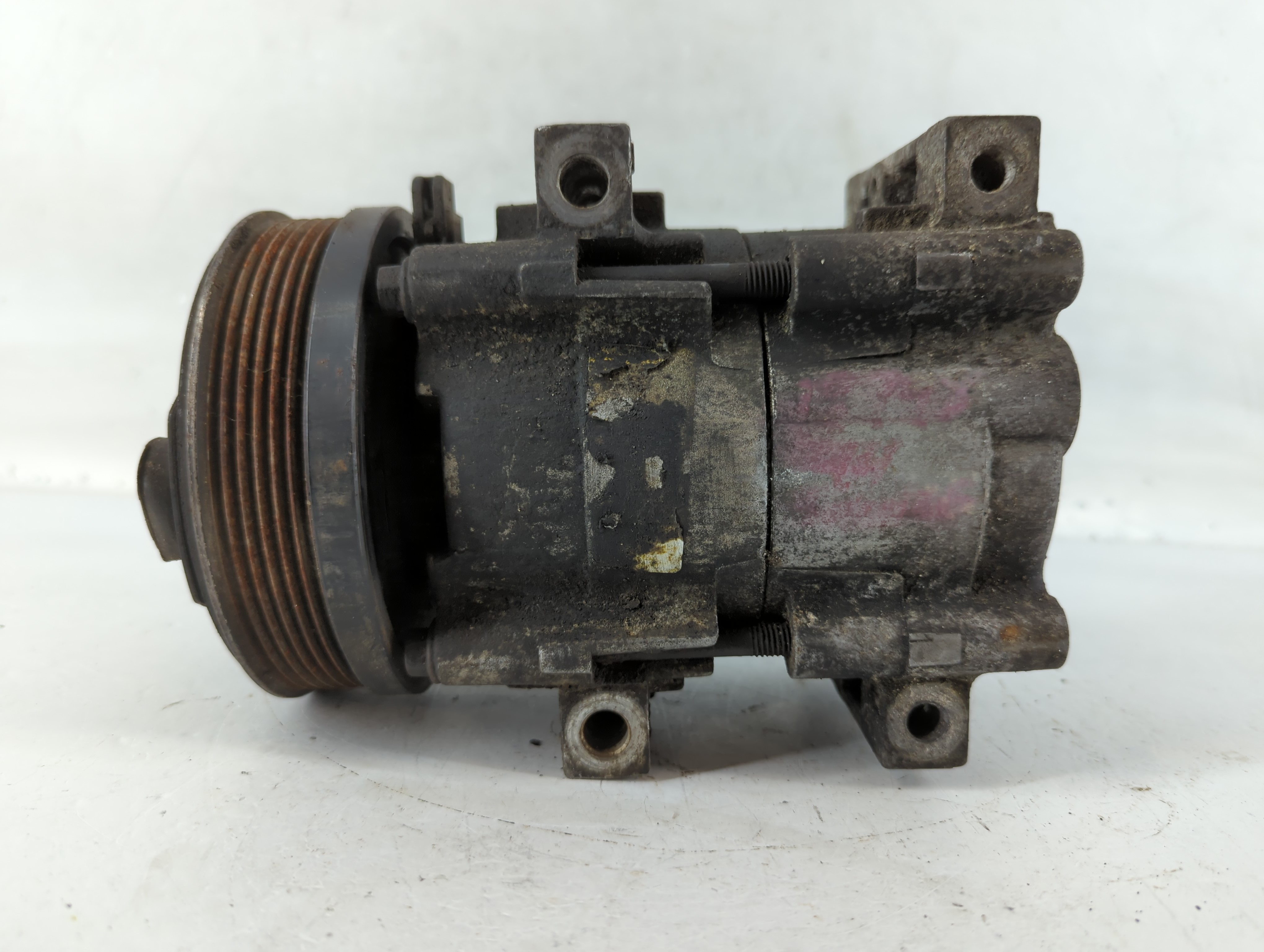 1994-1995 Ford Taurus Air Conditioning A/c Ac Compressor Oem 777334 - Oemusedautoparts1.com